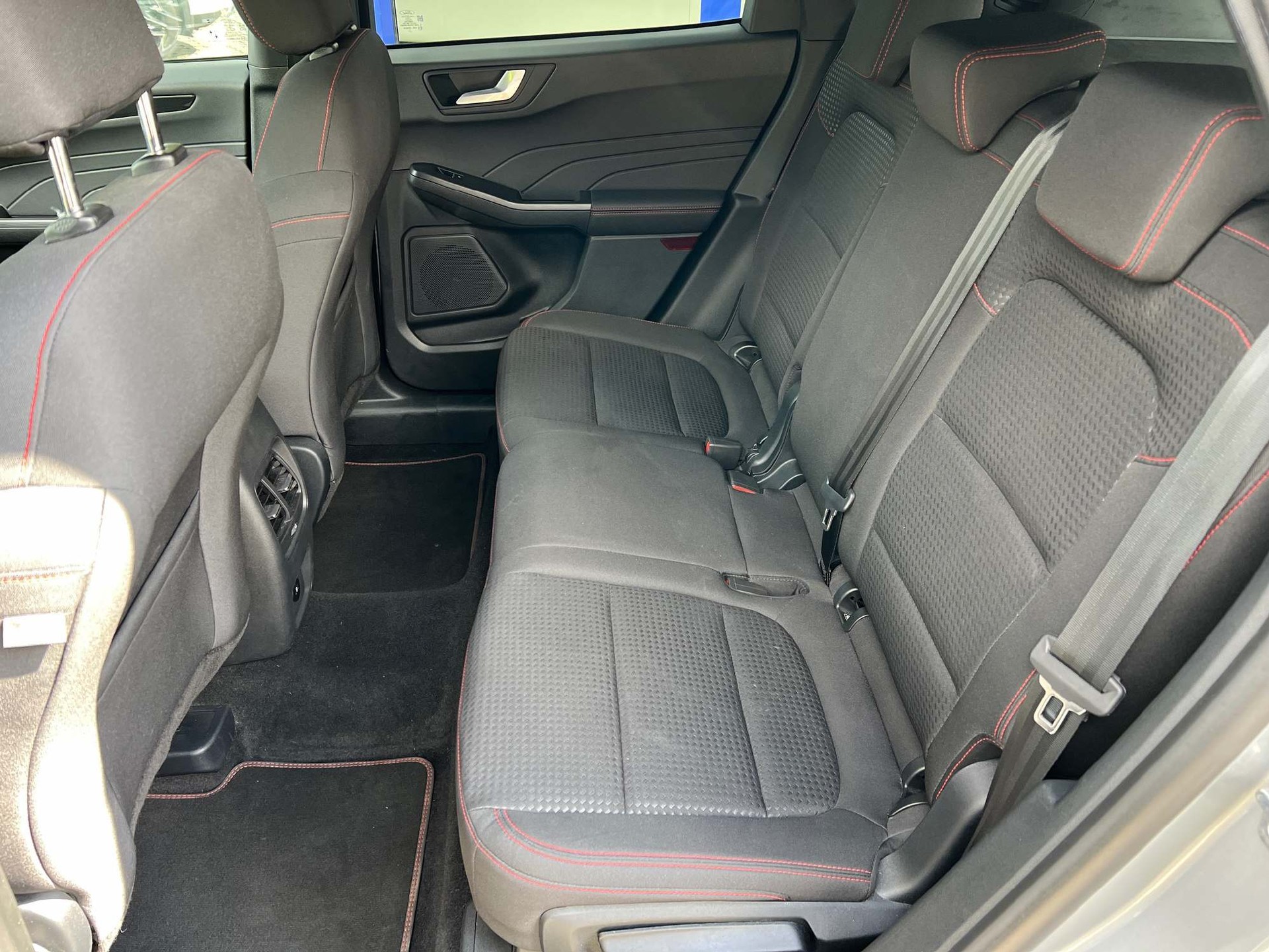 FORD Kuga 2.0 EcoBlue ST-Line-image-4