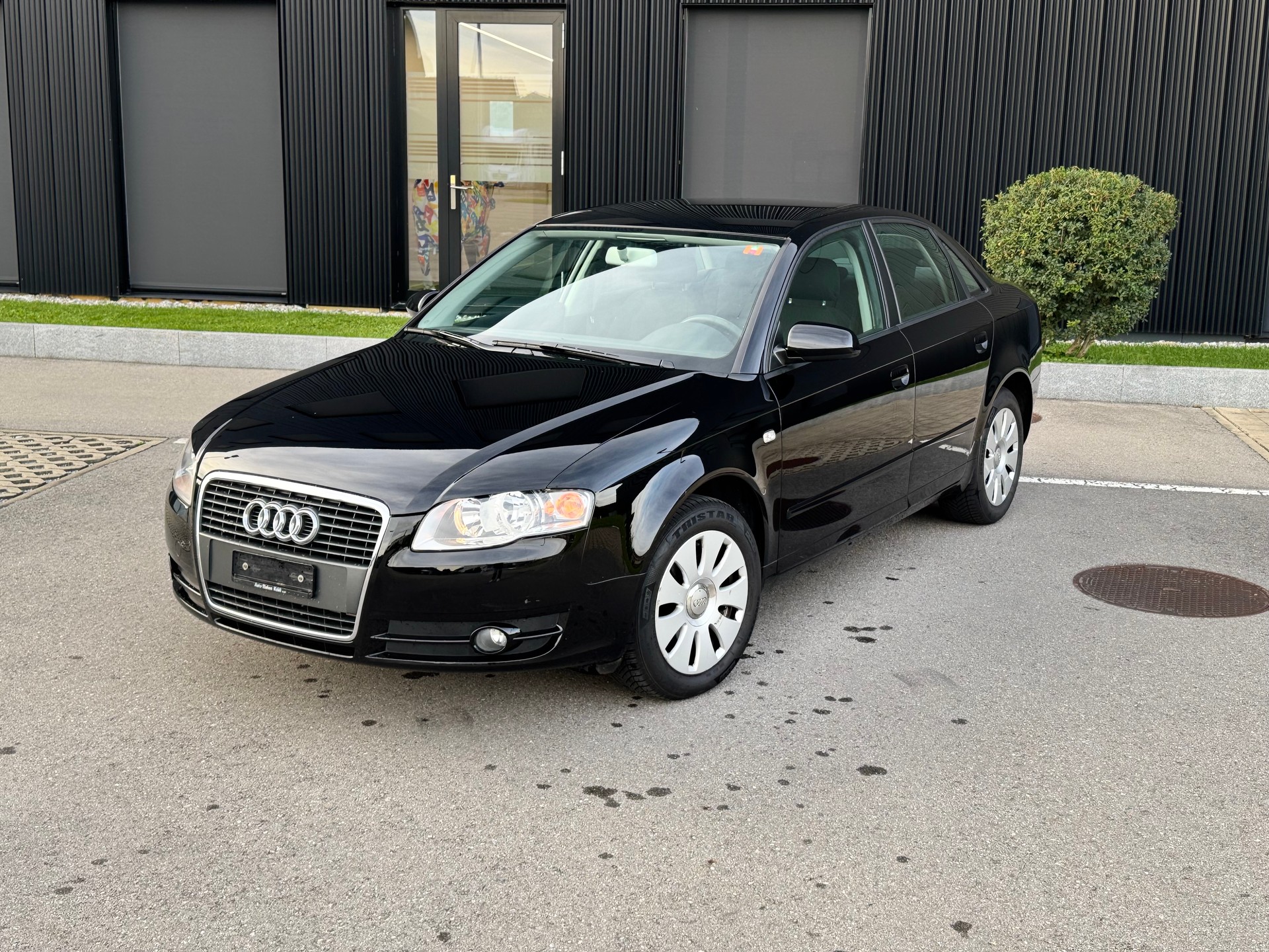 AUDI A4 2.0-image-2