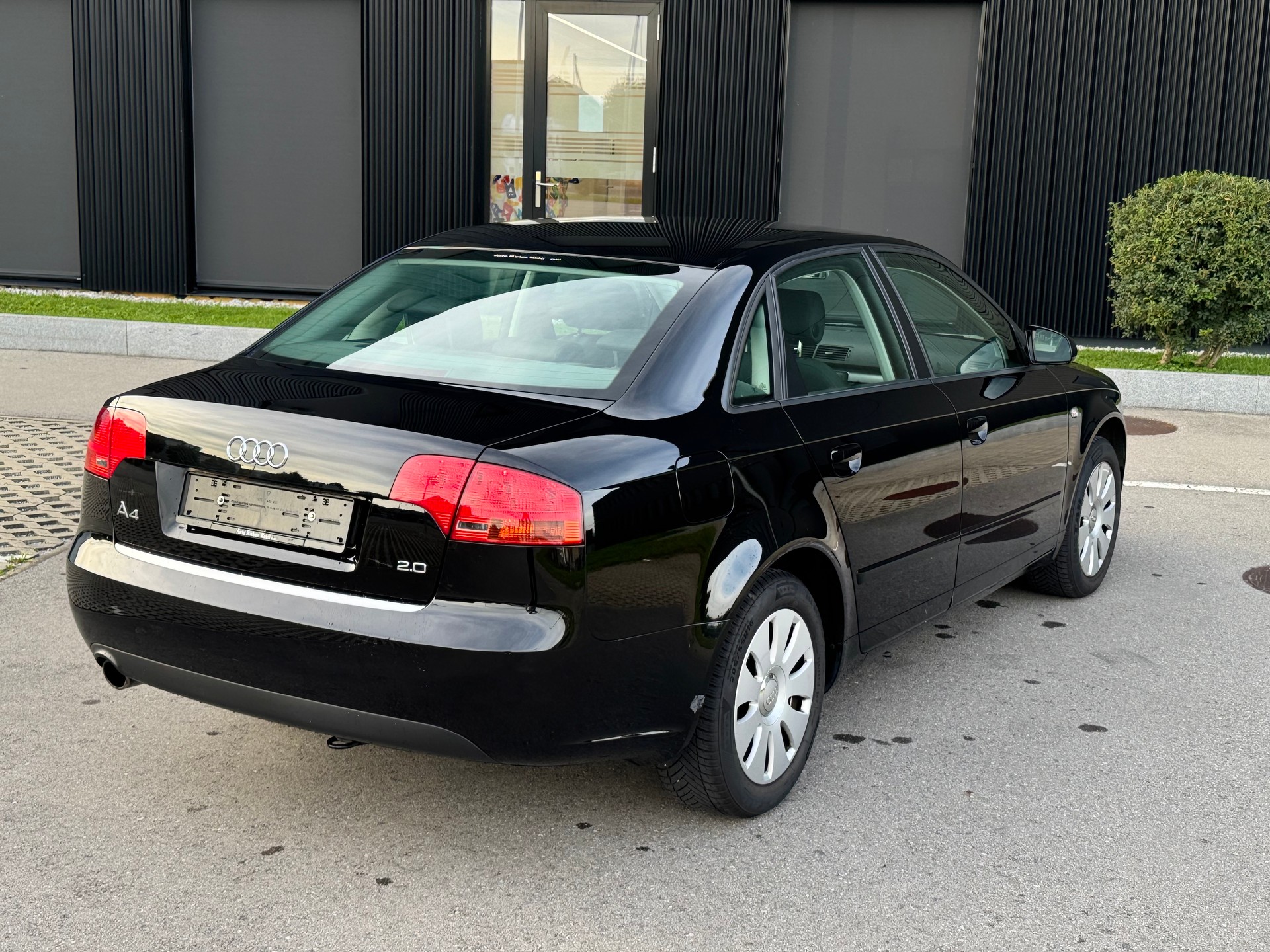 AUDI A4 2.0-image-5