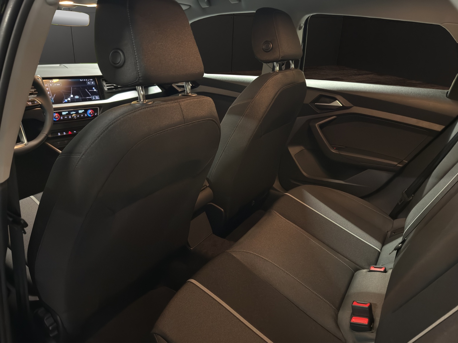 AUDI A1 Sportback 30 TFSI Attraction S-tronic-image-17
