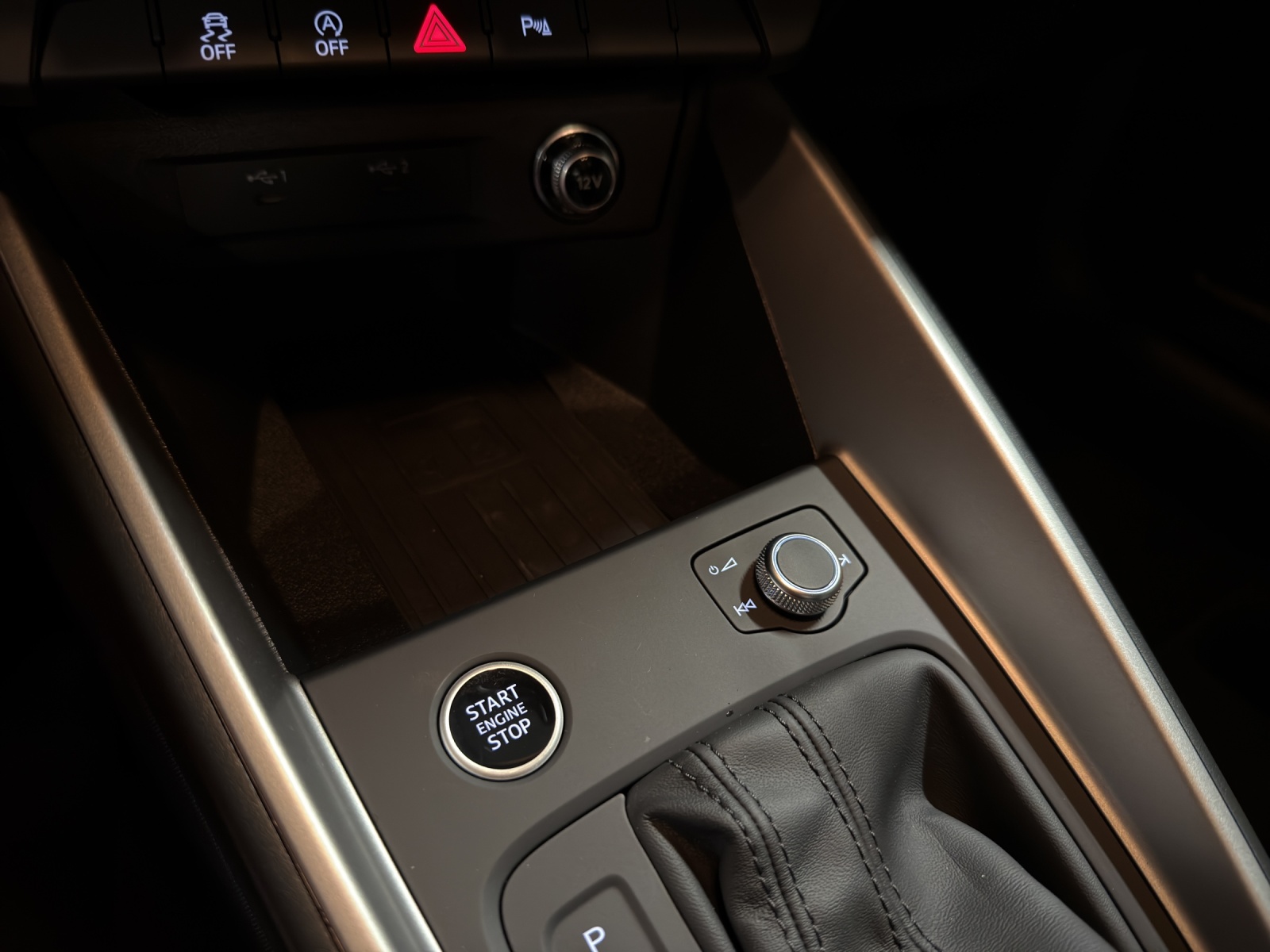 AUDI A1 Sportback 30 TFSI Attraction S-tronic-image-21