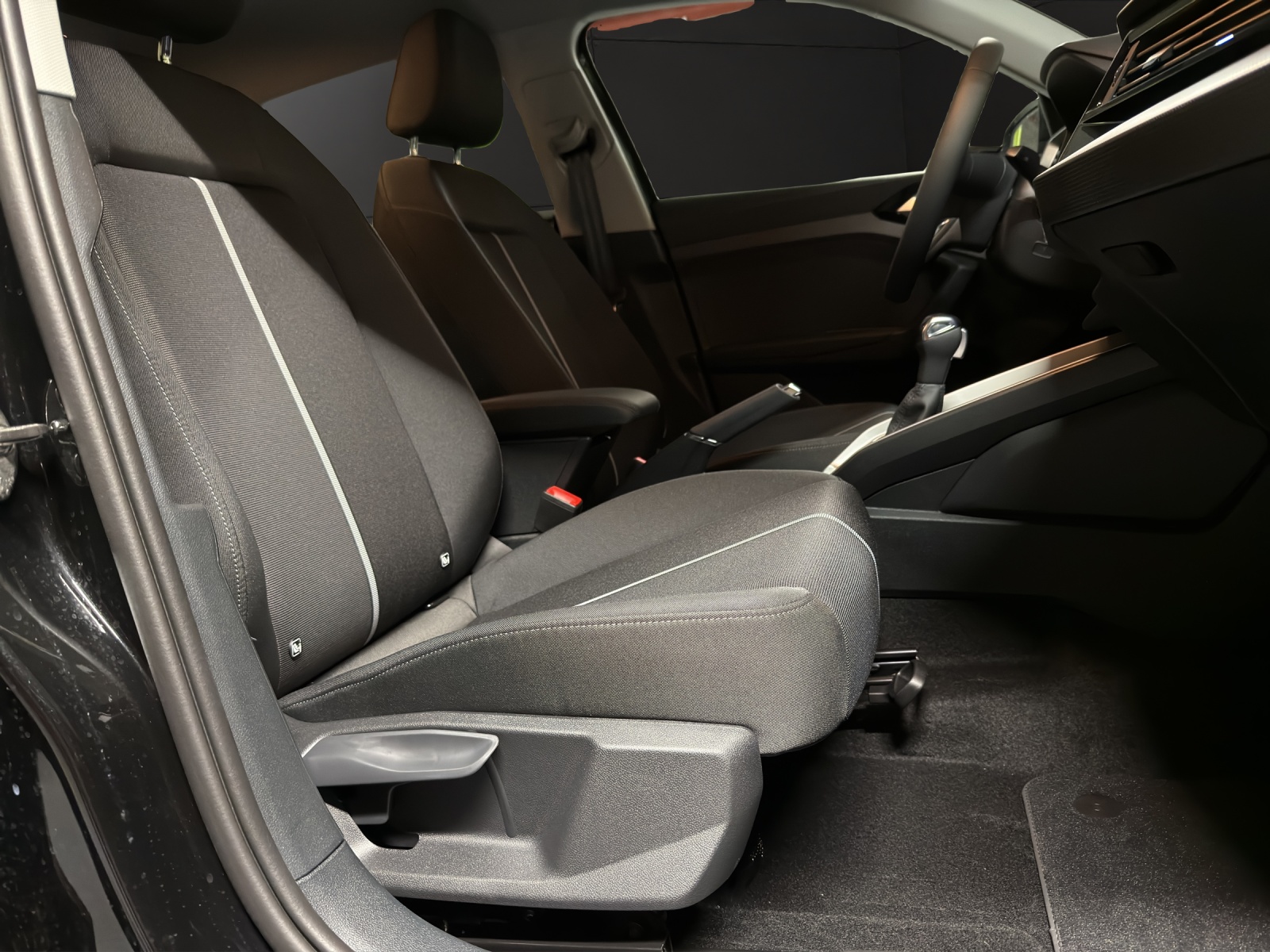 AUDI A1 Sportback 30 TFSI Attraction S-tronic-image-14
