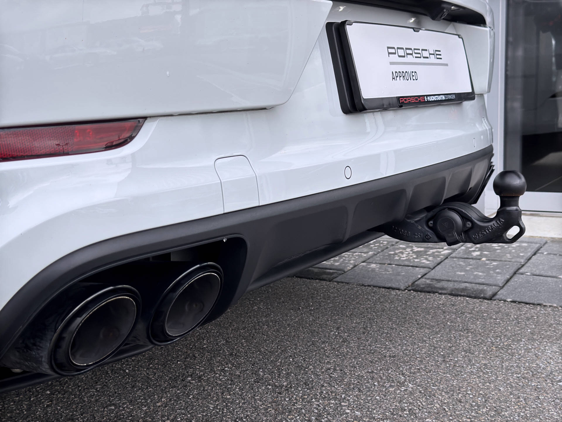 PORSCHE Cayenne E-Hybrid Coupé Platinum Edition-image-5