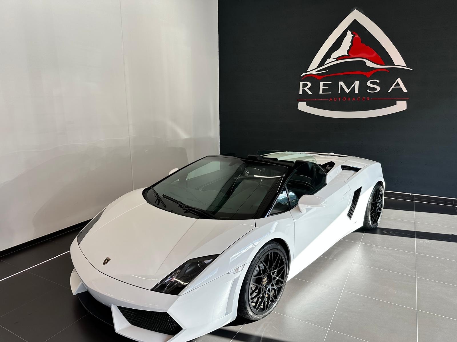 LAMBORGHINI Gallardo LP560-4 Spyder E-Gear-image-2