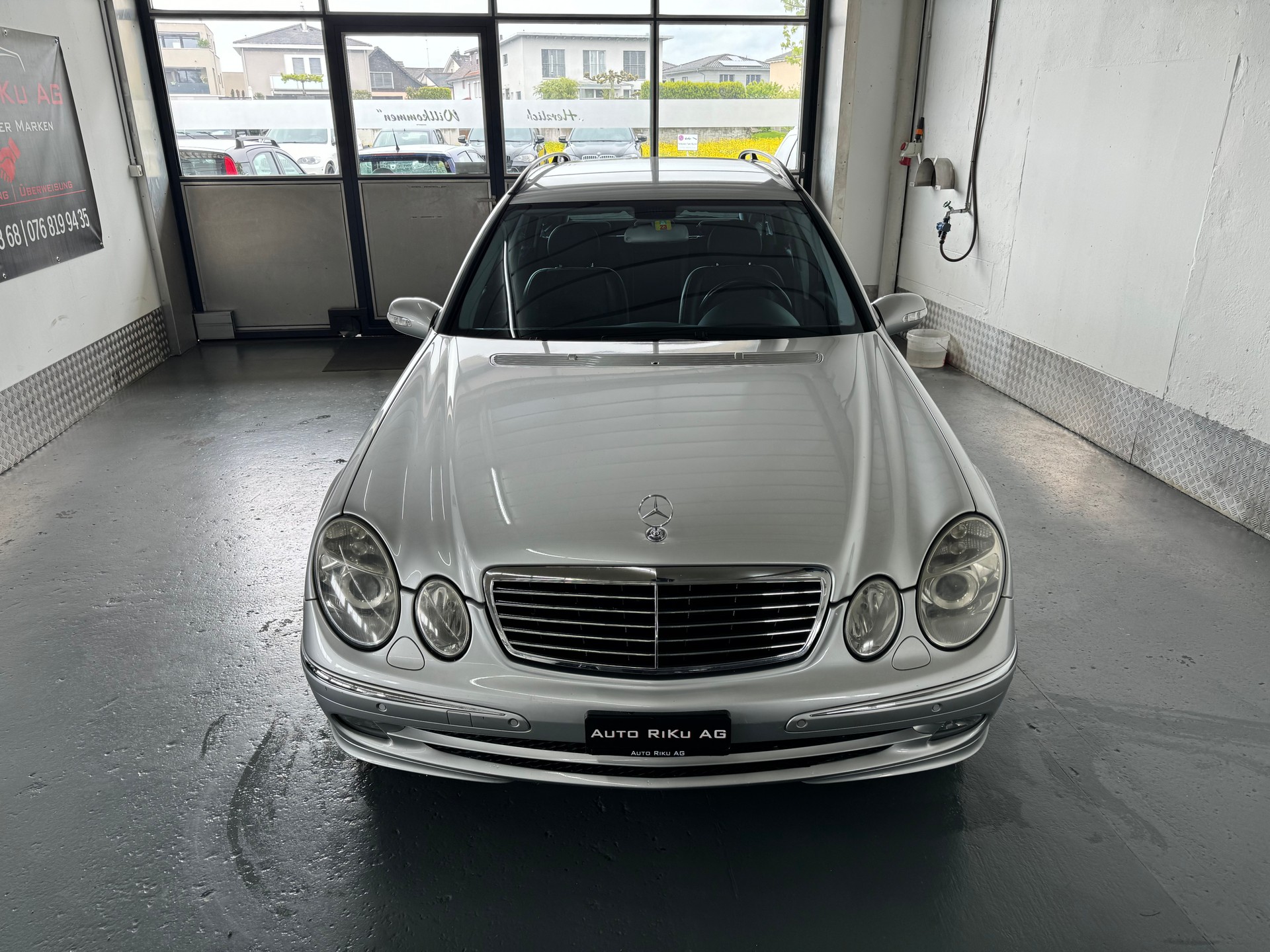 MERCEDES-BENZ E 270 CDI Avantgarde-showroom-element-2