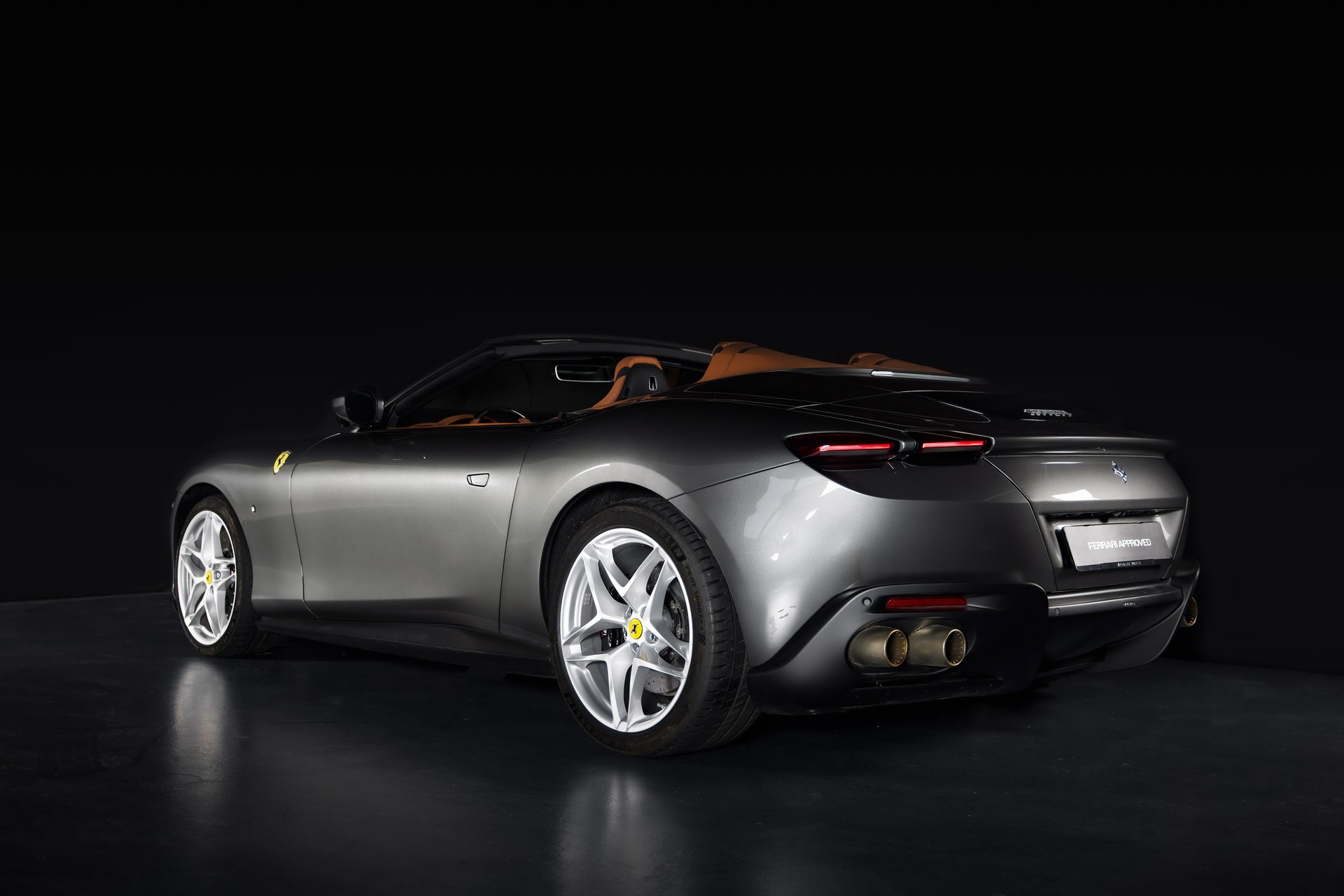 FERRARI Roma Spider 3.9 V8 T-showroom-element-3