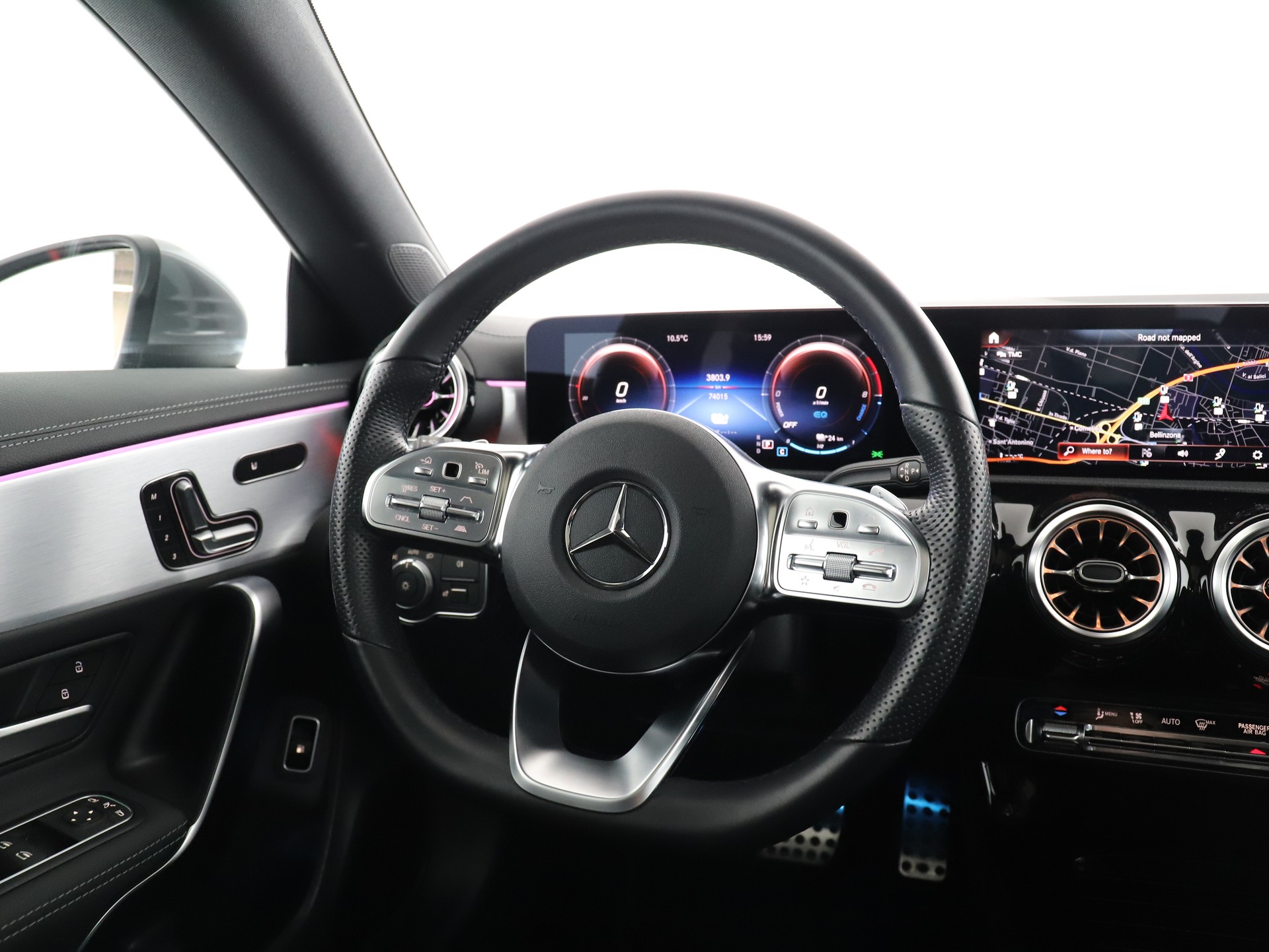 MERCEDES-BENZ CLA 250 e AMG Line-image-12
