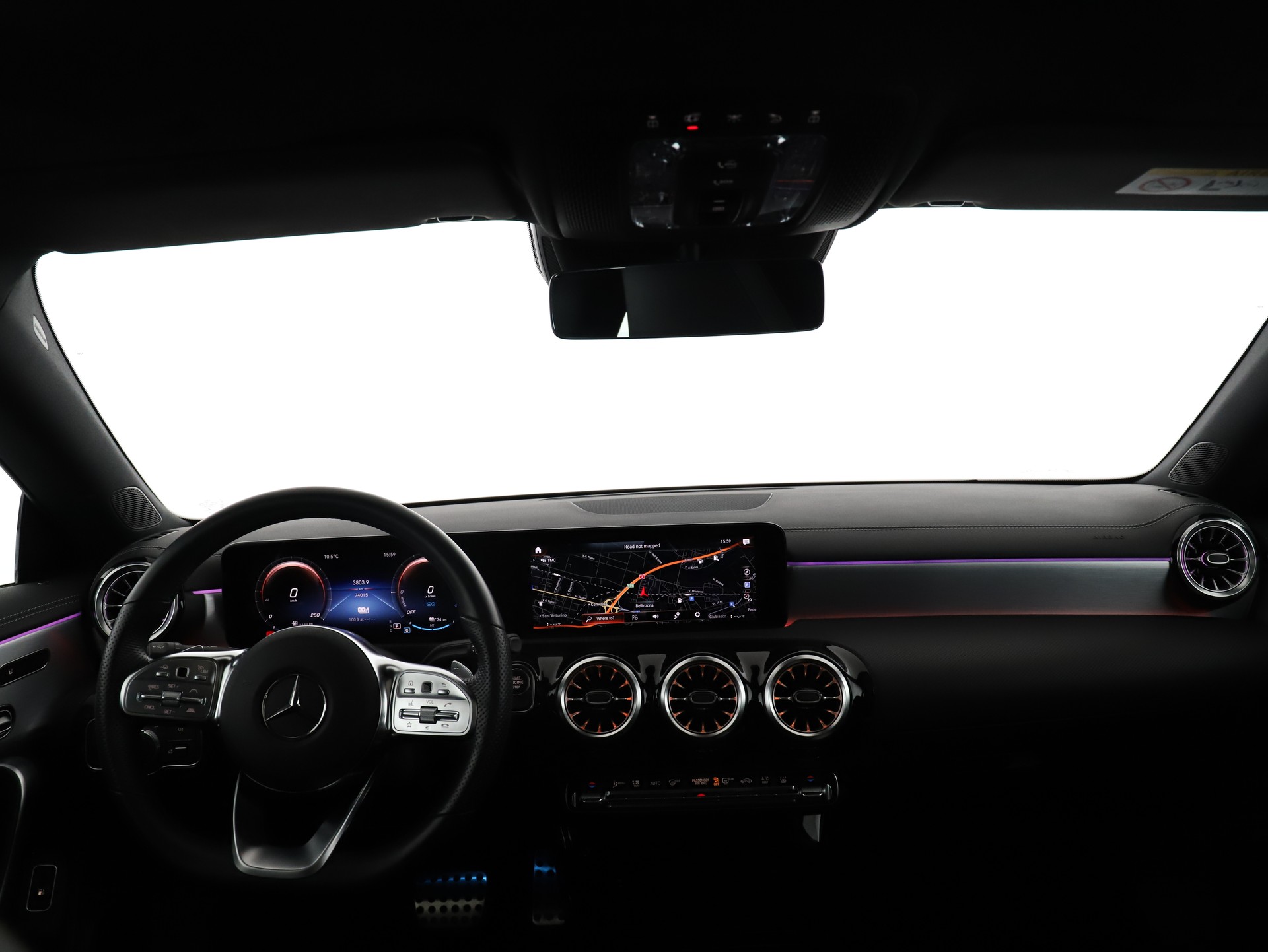 MERCEDES-BENZ CLA 250 e AMG Line-image-11