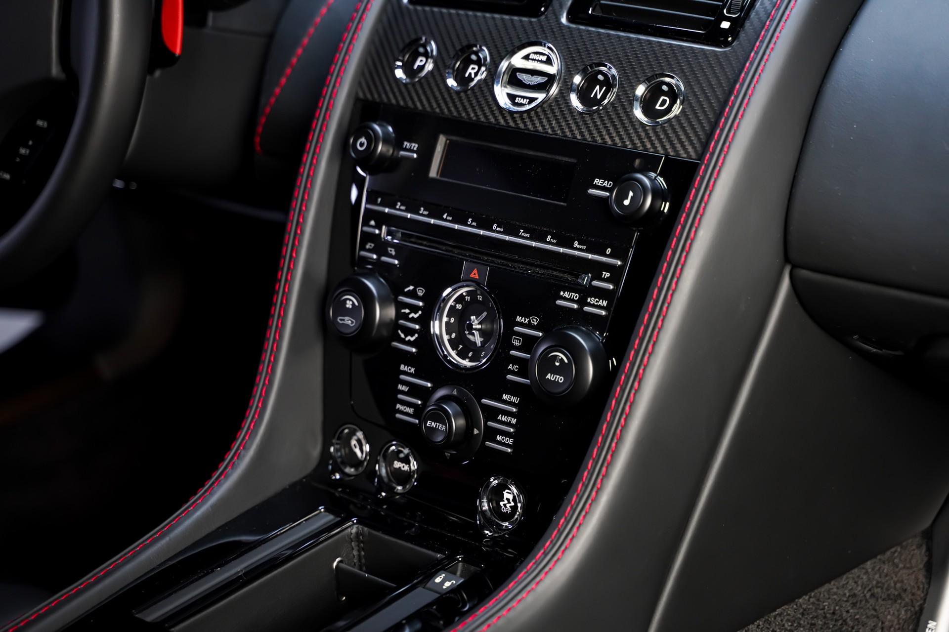 ASTON MARTIN DB9 Carbon Black Touchtronic 2-image-21