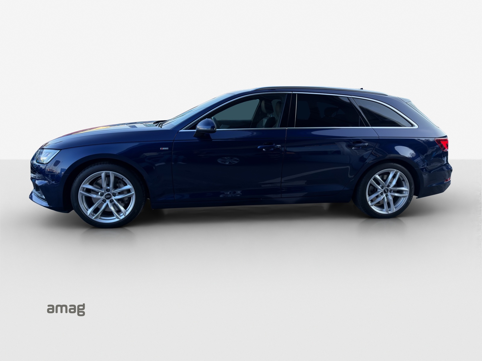AUDI A4 Avant 45 TFSI Sport Attraction S-tronic quattro-image-1