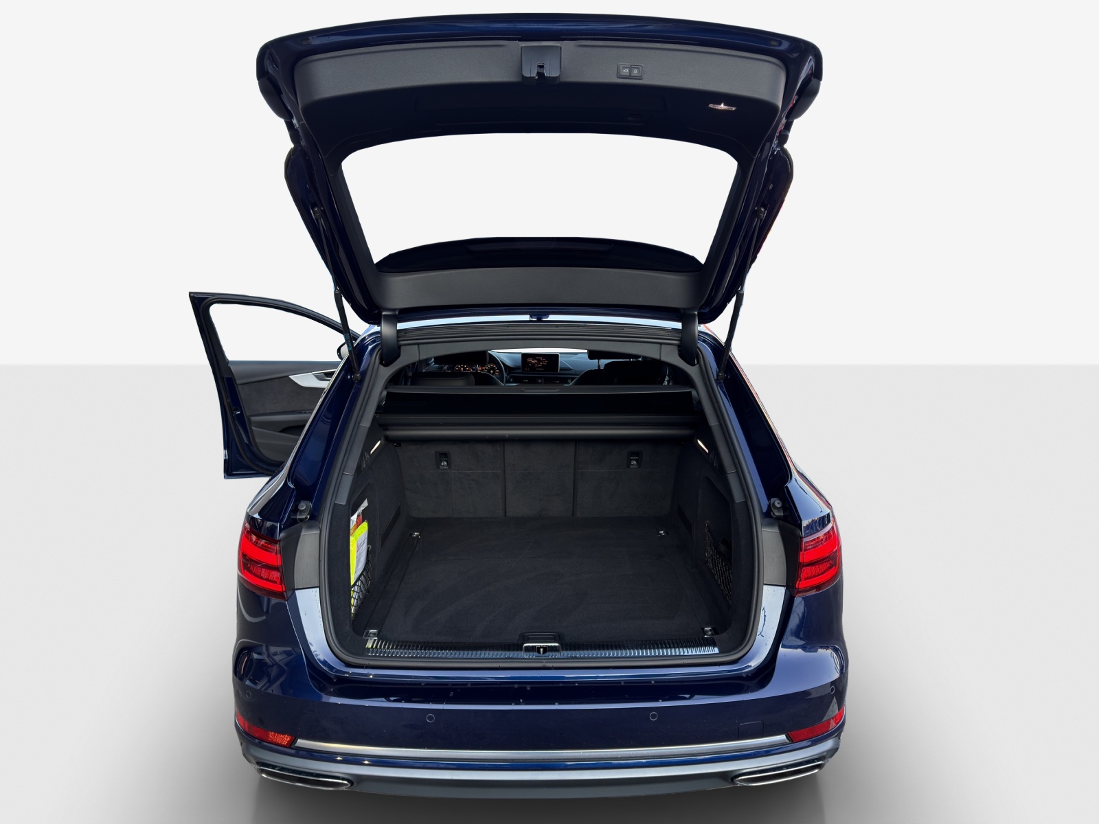 AUDI A4 Avant 45 TFSI Sport Attraction S-tronic quattro-image-12