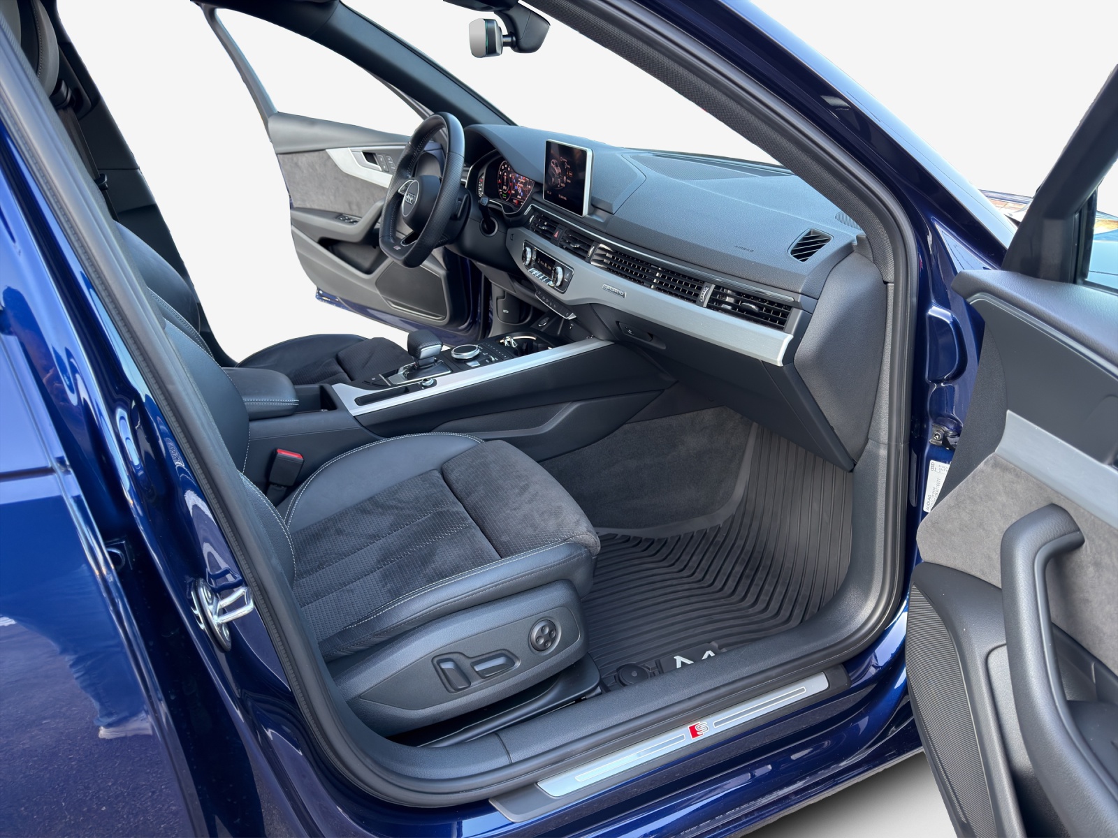 AUDI A4 Avant 45 TFSI Sport Attraction S-tronic quattro-image-14