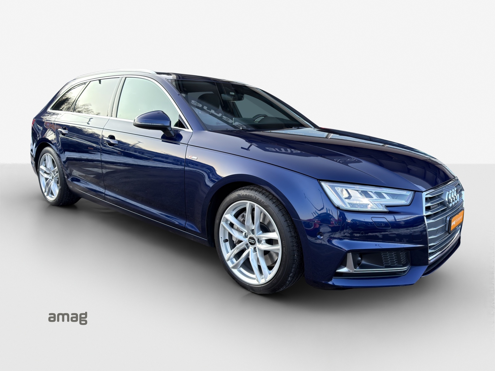 AUDI A4 Avant 45 TFSI Sport Attraction S-tronic quattro-image-5