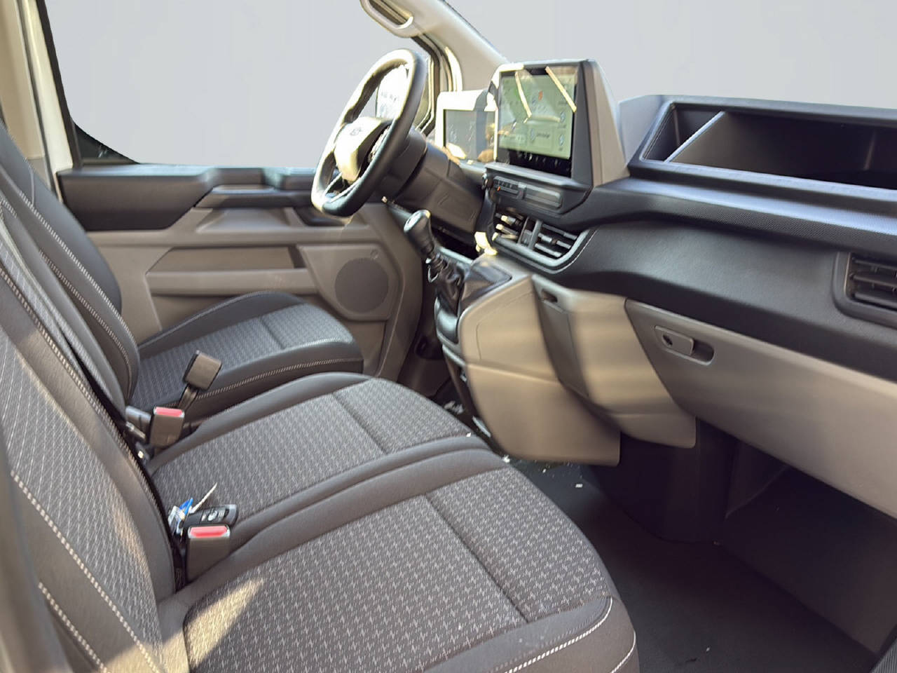 FORD Transit Custom Van 320 L1 2.0 EcoBlue 150 Trend-image-11