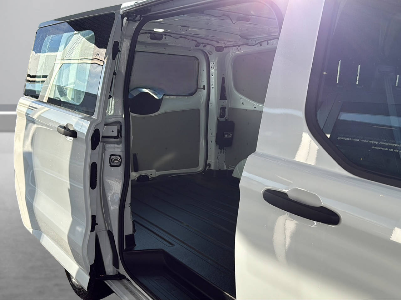 FORD Transit Custom Van 320 L1 2.0 EcoBlue 150 Trend-image-8