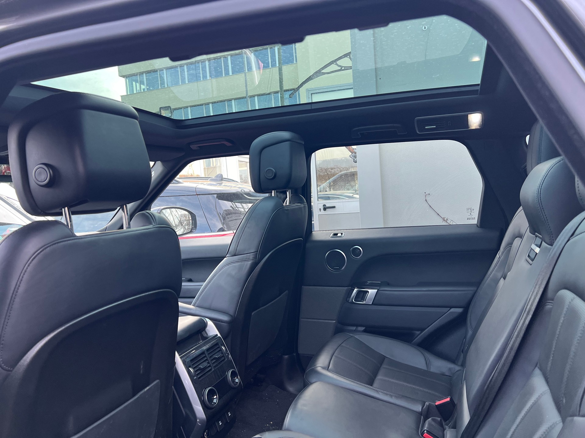 LAND ROVER Range Rover Sport 3.0 SDV6 HSE Dynamic Automatic-image-11
