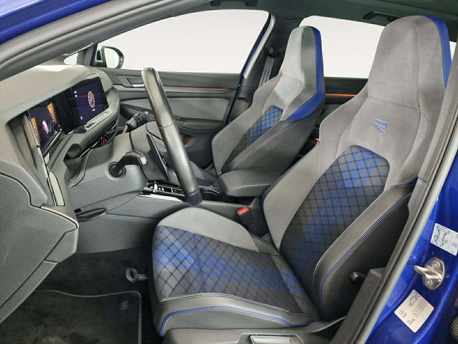 VW Golf Variant 2.0 R 4M DSG ABT 380PS-image-4