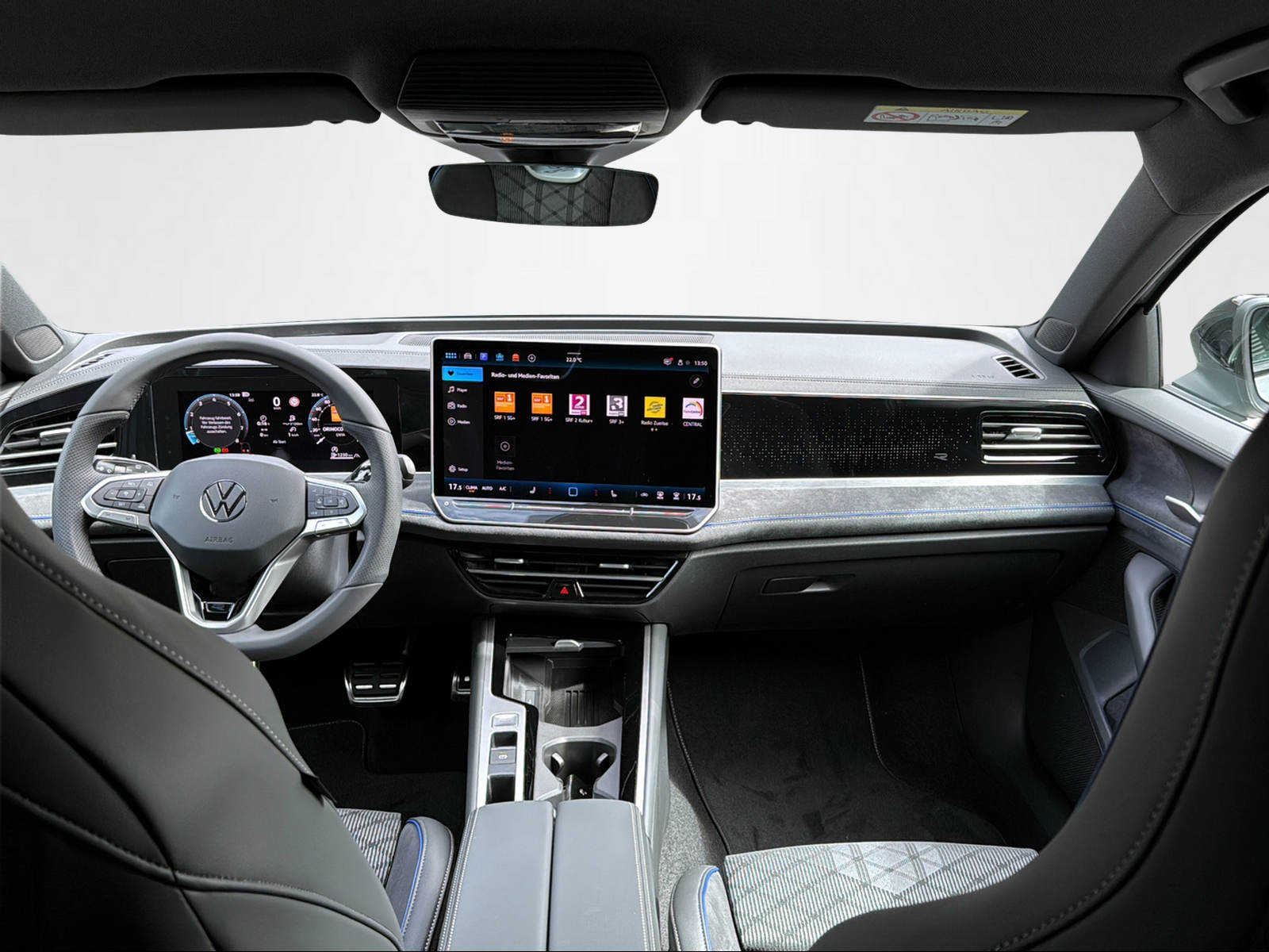 VW Passat Variant 2.0 TSI R-Line DSG 4motion-image-11