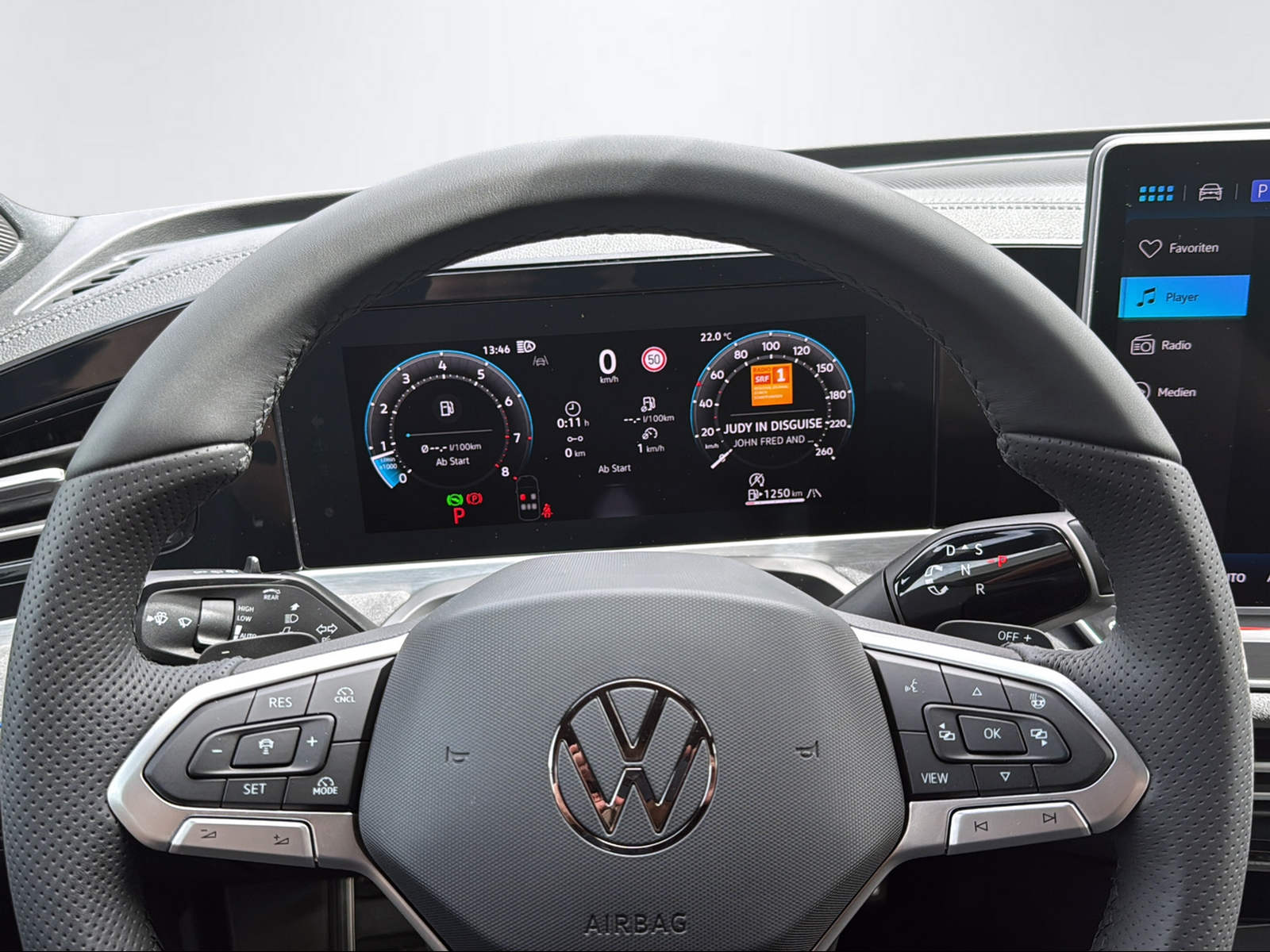VW Passat Variant 2.0 TSI R-Line DSG 4motion-image-9