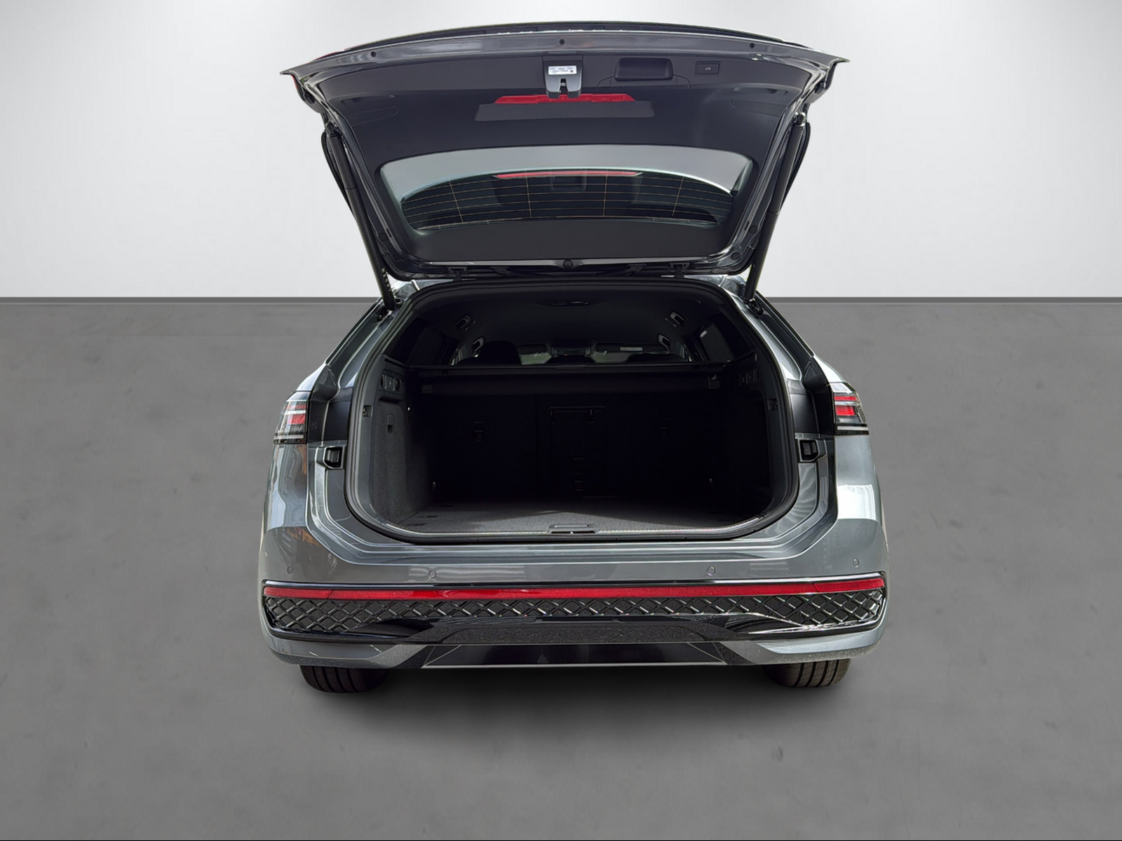 VW Passat Variant 2.0 TSI R-Line DSG 4motion-image-5