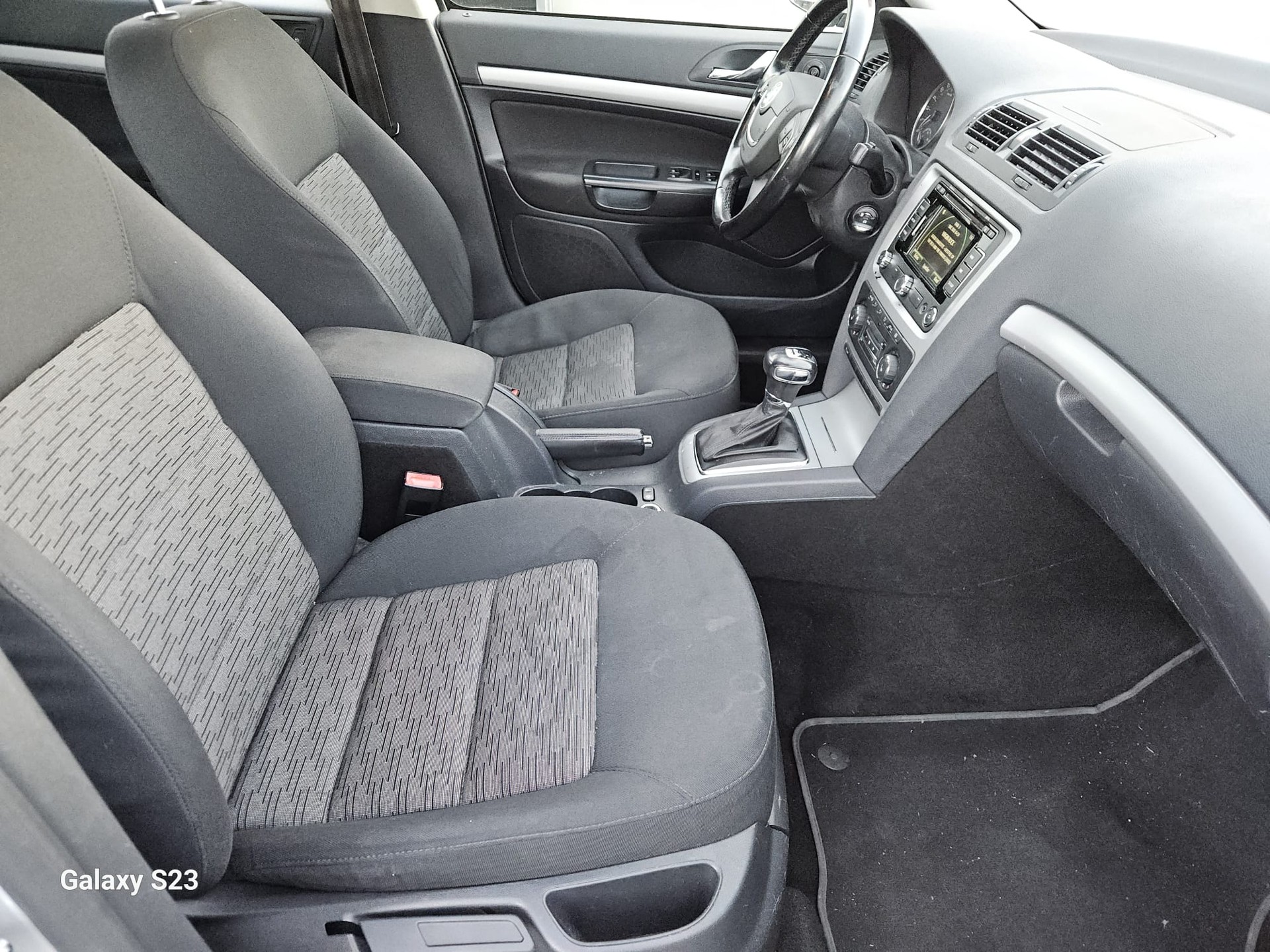 SKODA Octavia Combi 2.0 TDI Ambition 4x4 DSG-image-6