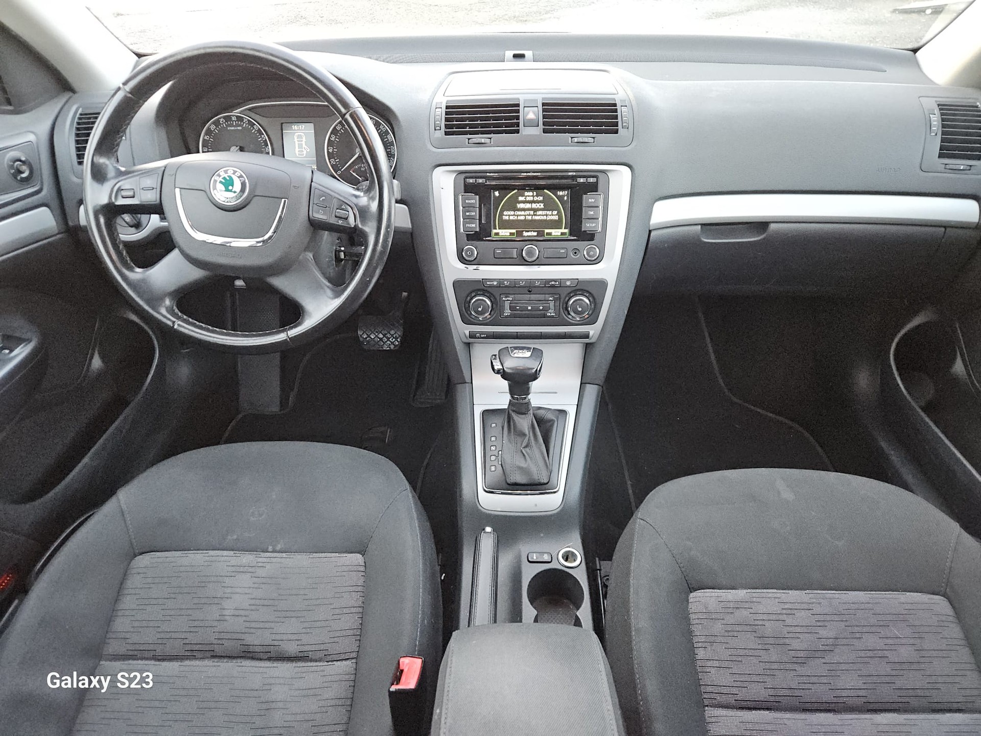 SKODA Octavia Combi 2.0 TDI Ambition 4x4 DSG-image-7