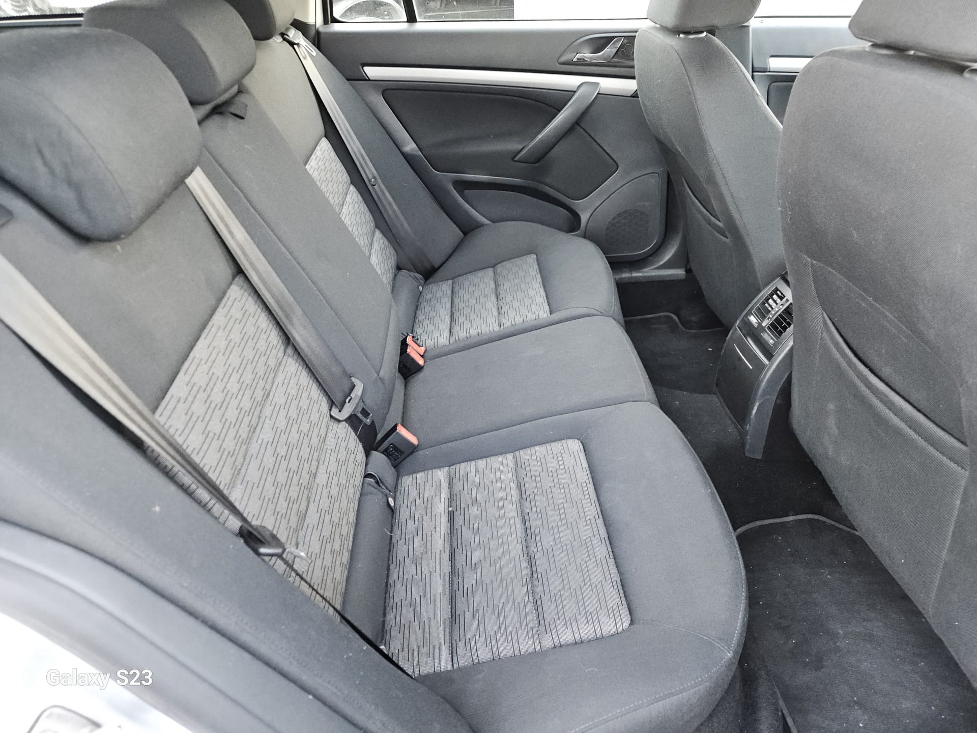 SKODA Octavia Combi 2.0 TDI Ambition 4x4 DSG-image-8