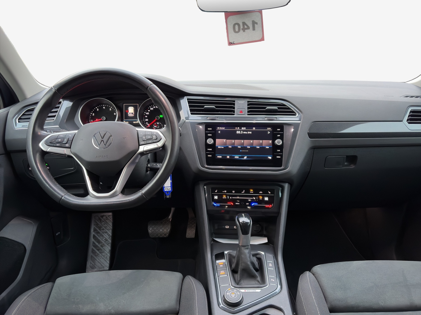 VW Tiguan 2.0TSI Life 4Motion DSG-image-8