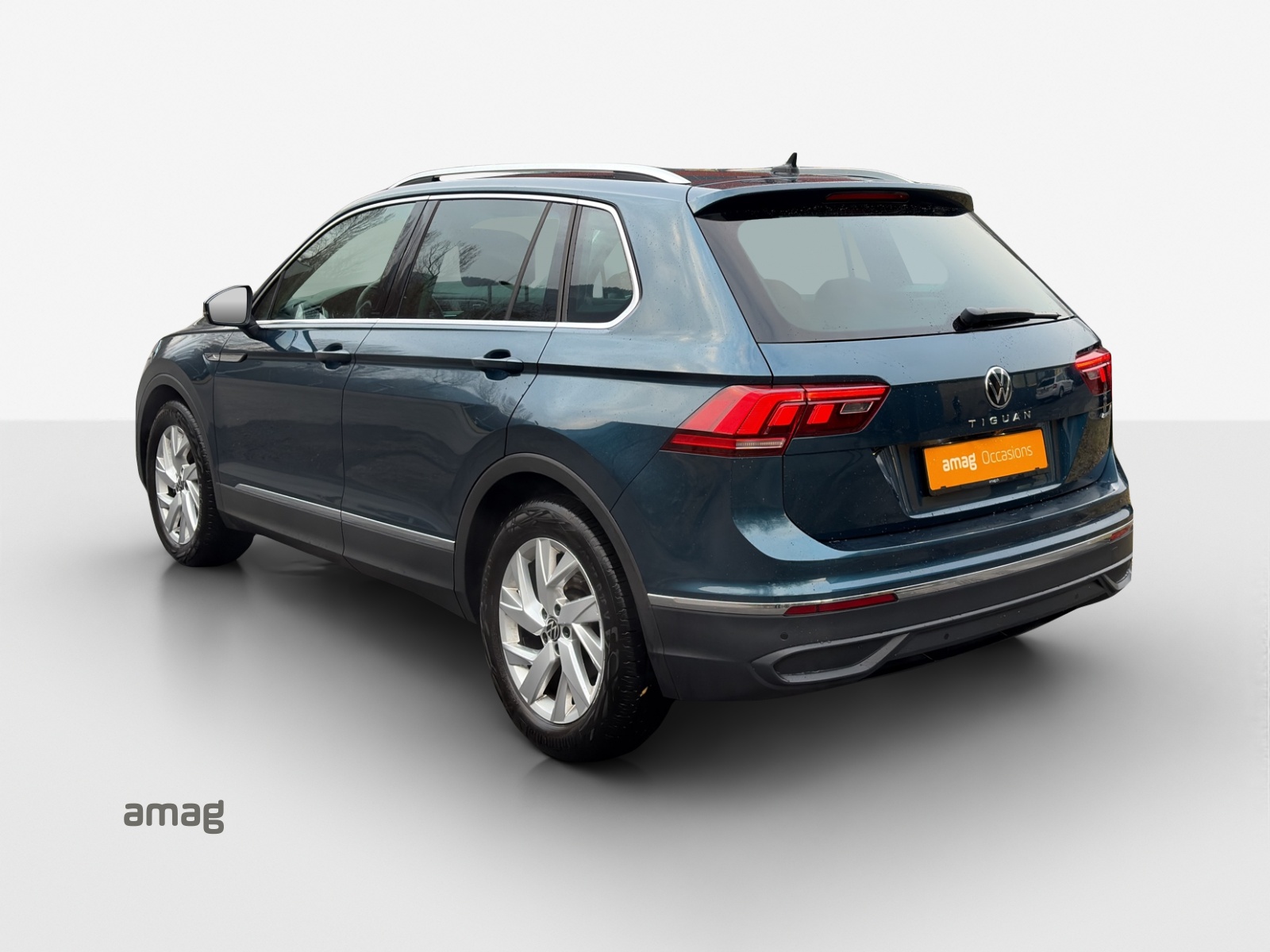 VW Tiguan 2.0TSI Life 4Motion DSG-image-2