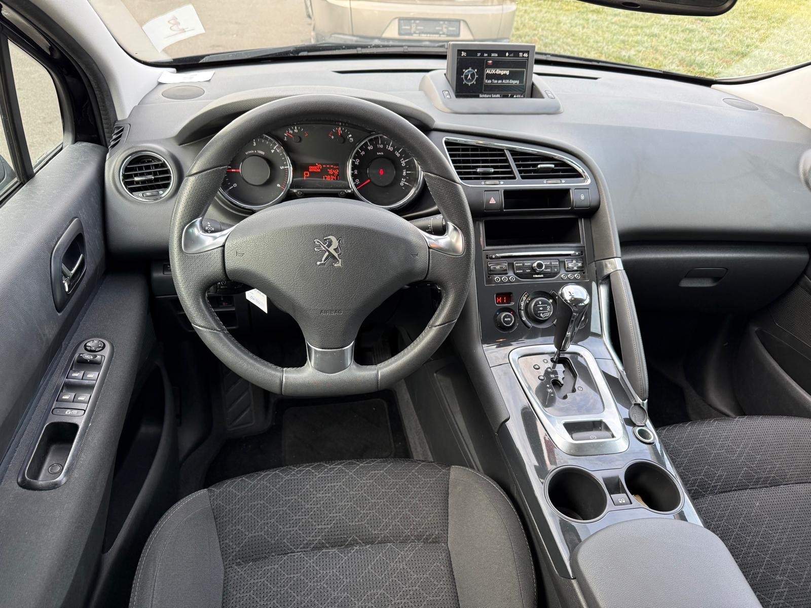 PEUGEOT 3008 2.0 HDI Style Tiptronic-image-5