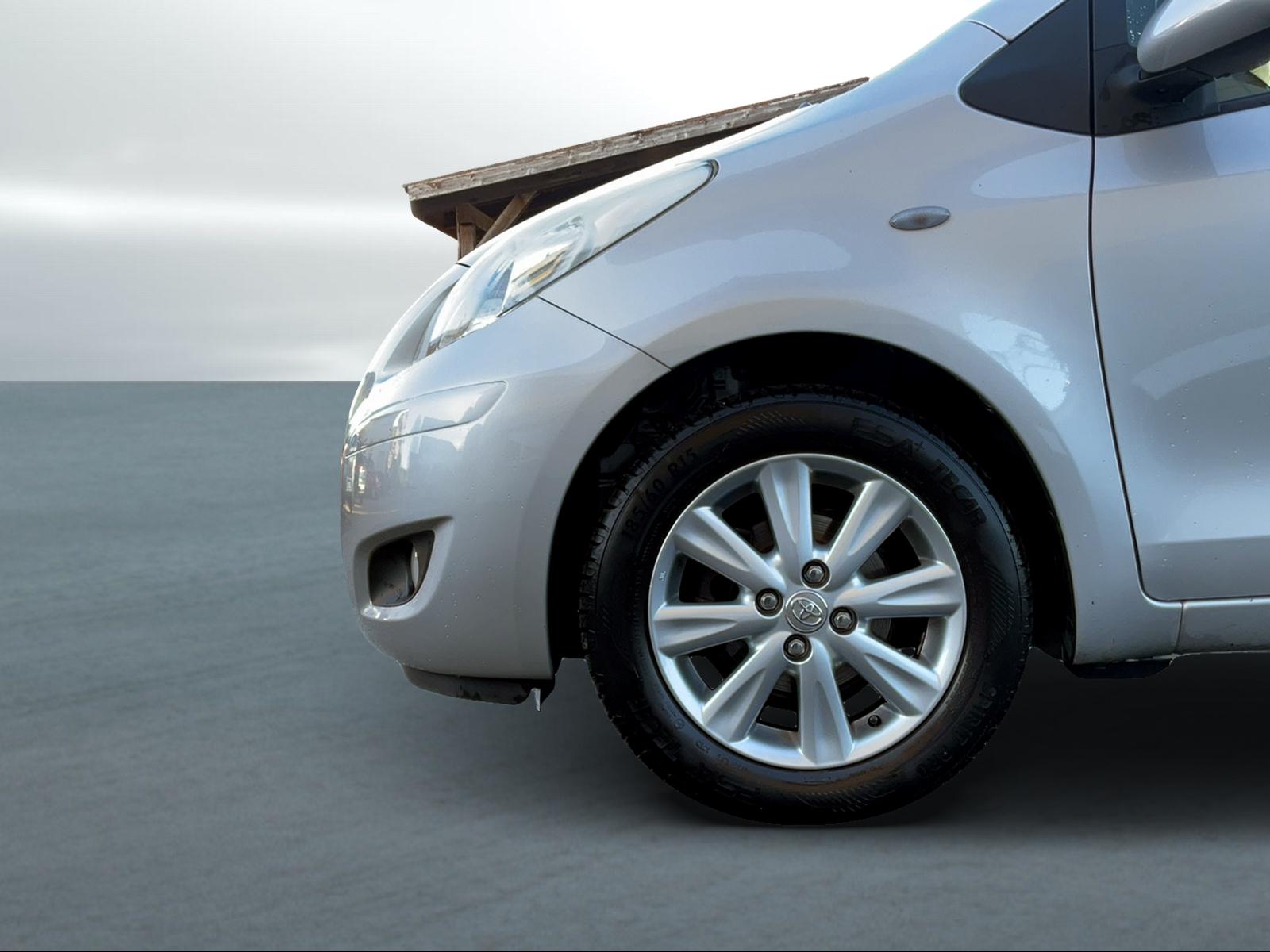 TOYOTA Yaris 1.33 VVT-i Linea Sol-image-13