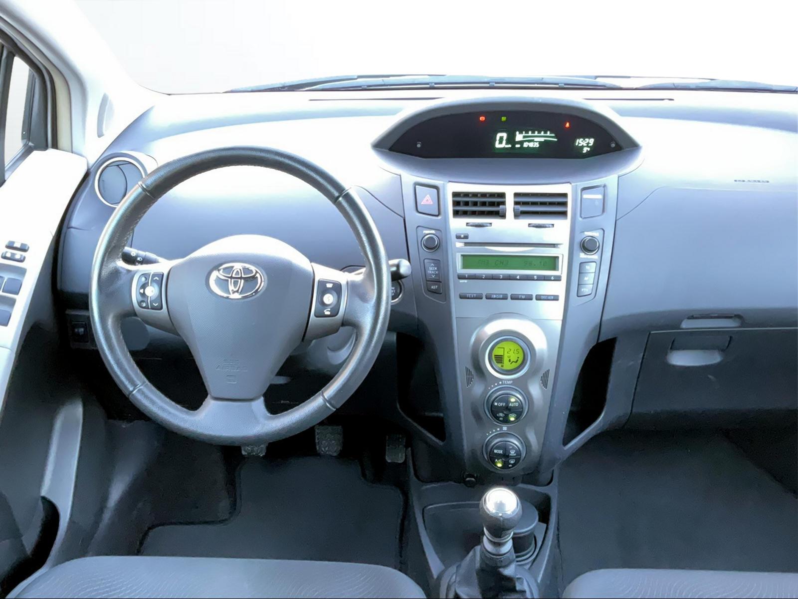 TOYOTA Yaris 1.33 VVT-i Linea Sol-image-8
