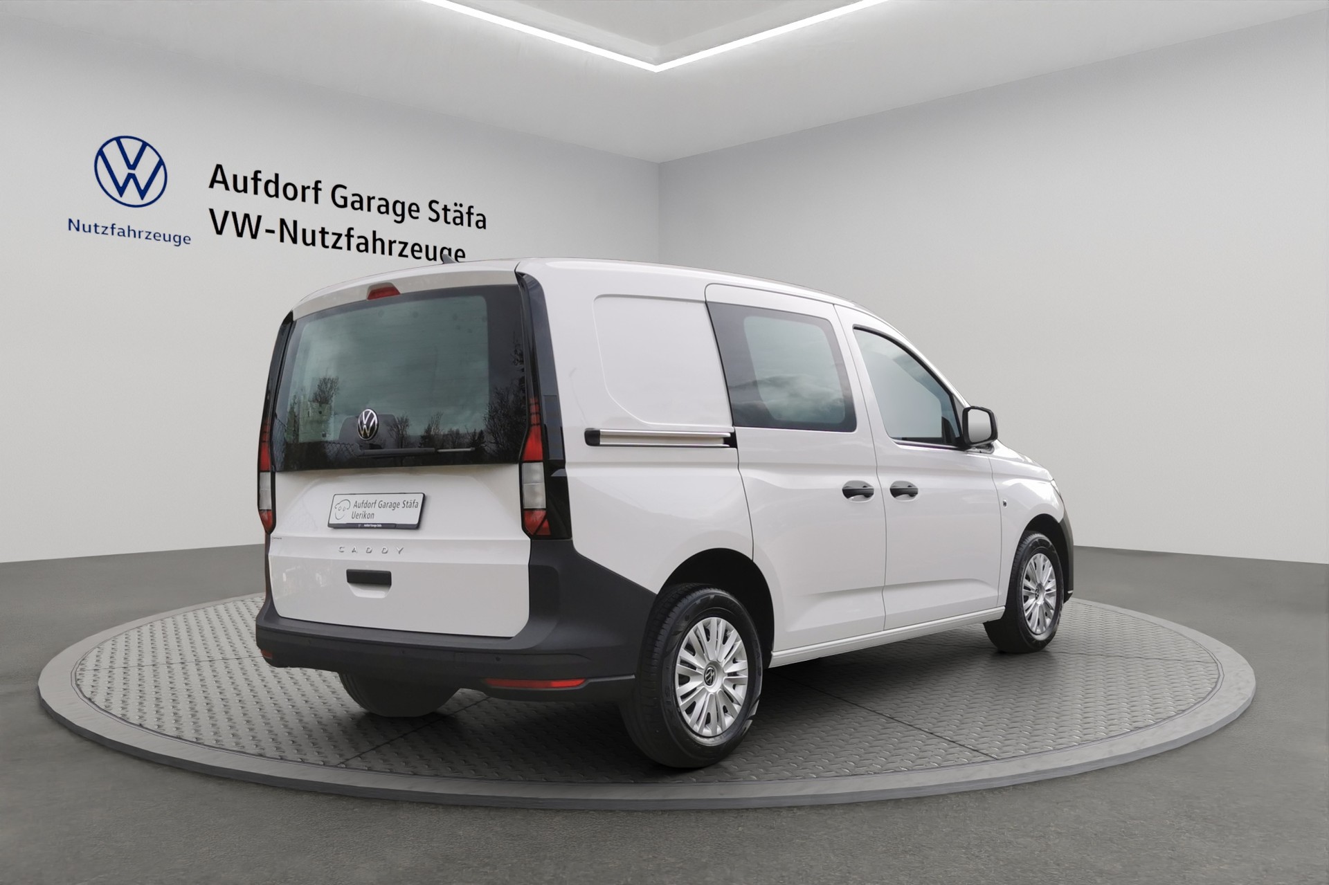VW Caddy Cargo 2.0TDI Entry-image-4