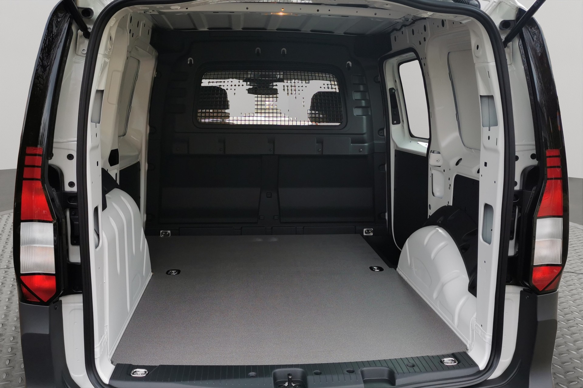 VW Caddy Cargo 2.0TDI Entry-image-12