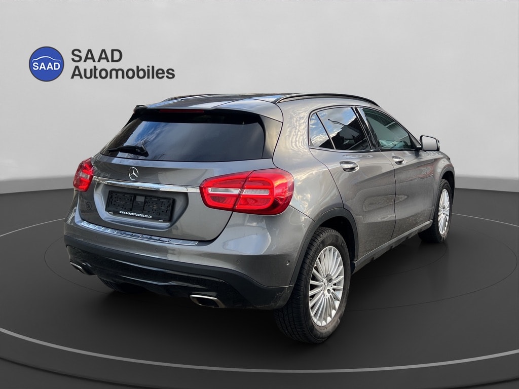 MERCEDES-BENZ GLA 200 AMG Line 7G-DCT-image-5