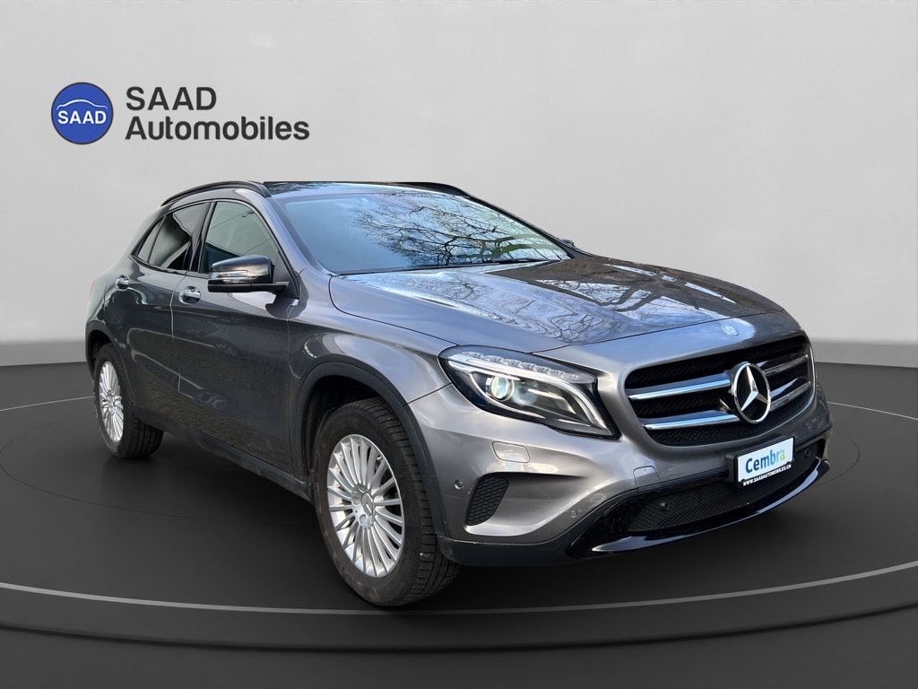 MERCEDES-BENZ GLA 200 AMG Line 7G-DCT-image-7
