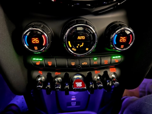 MINI Cooper Steptronic DKG-image-7