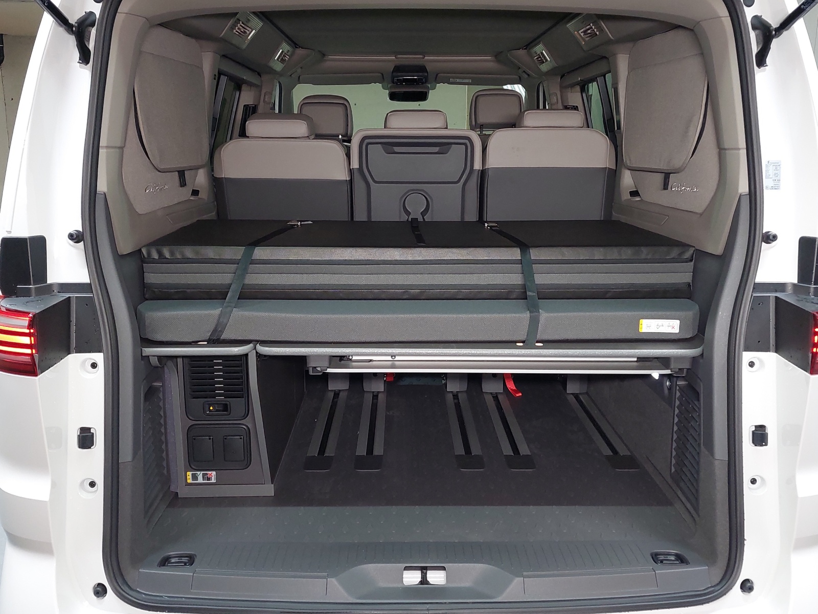 VW California Beach Liberty TDI 150PS-image-9