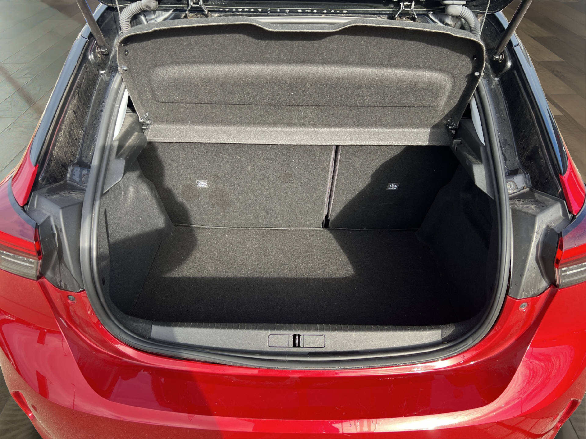 OPEL Corsa 1.2 T Elegance-image-14