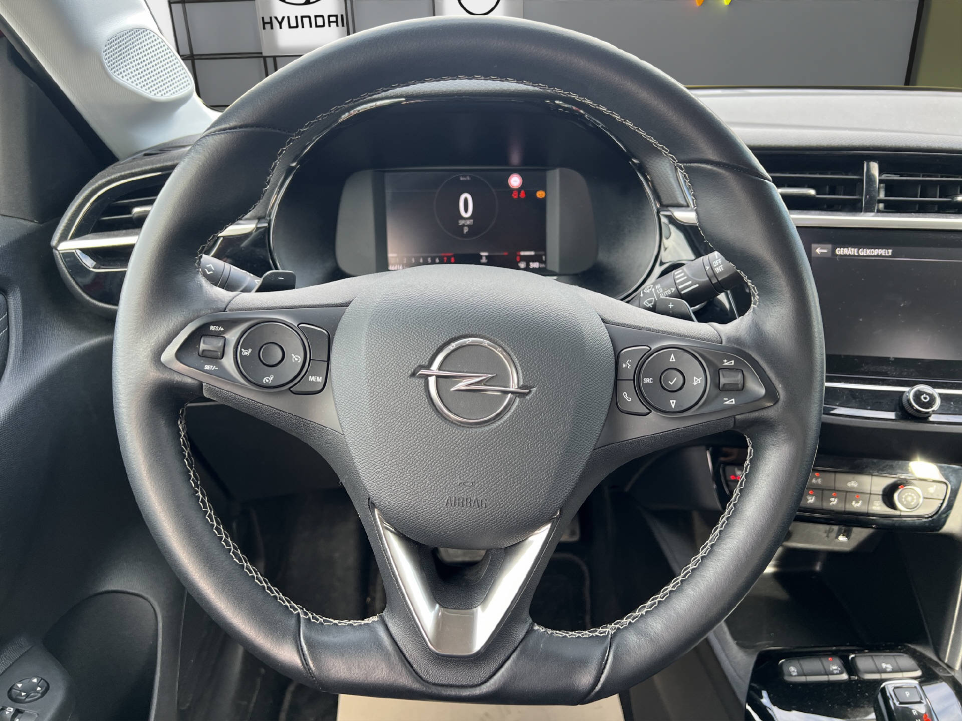 OPEL Corsa 1.2 T Elegance-image-9