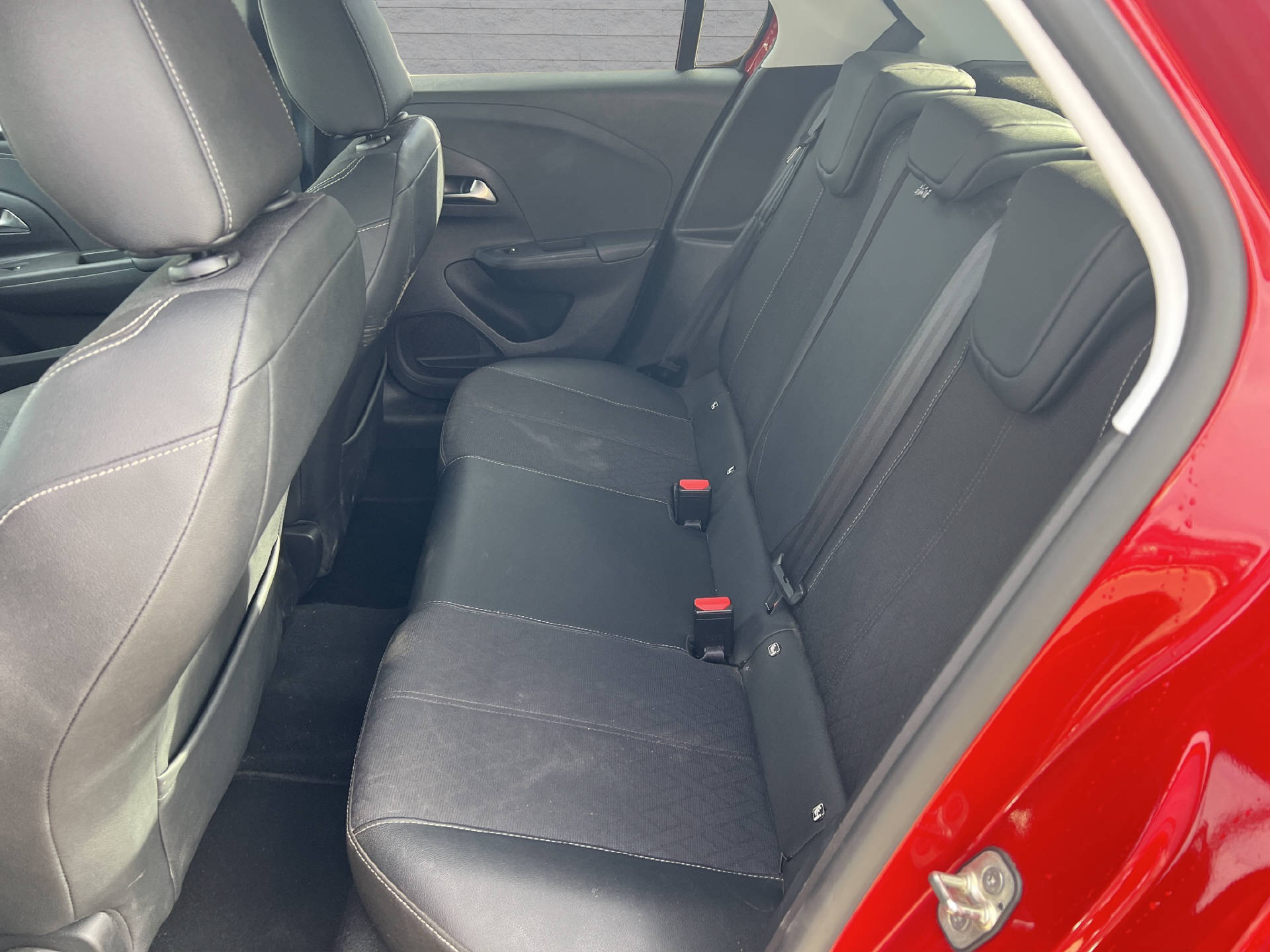 OPEL Corsa 1.2 T Elegance-image-13