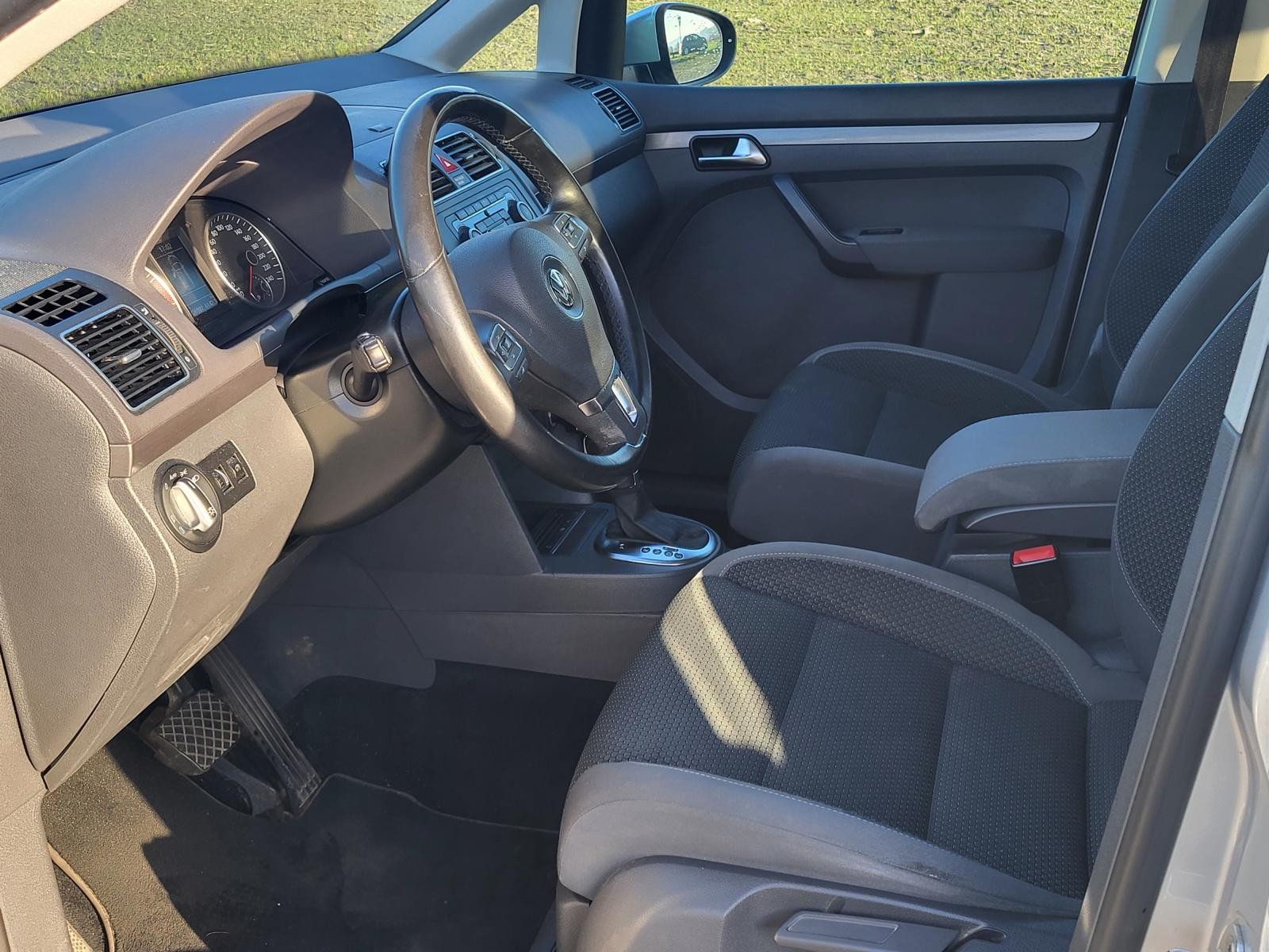 VW Touran 1.4 TSI EcoFuel Comfortline DSG-image-6