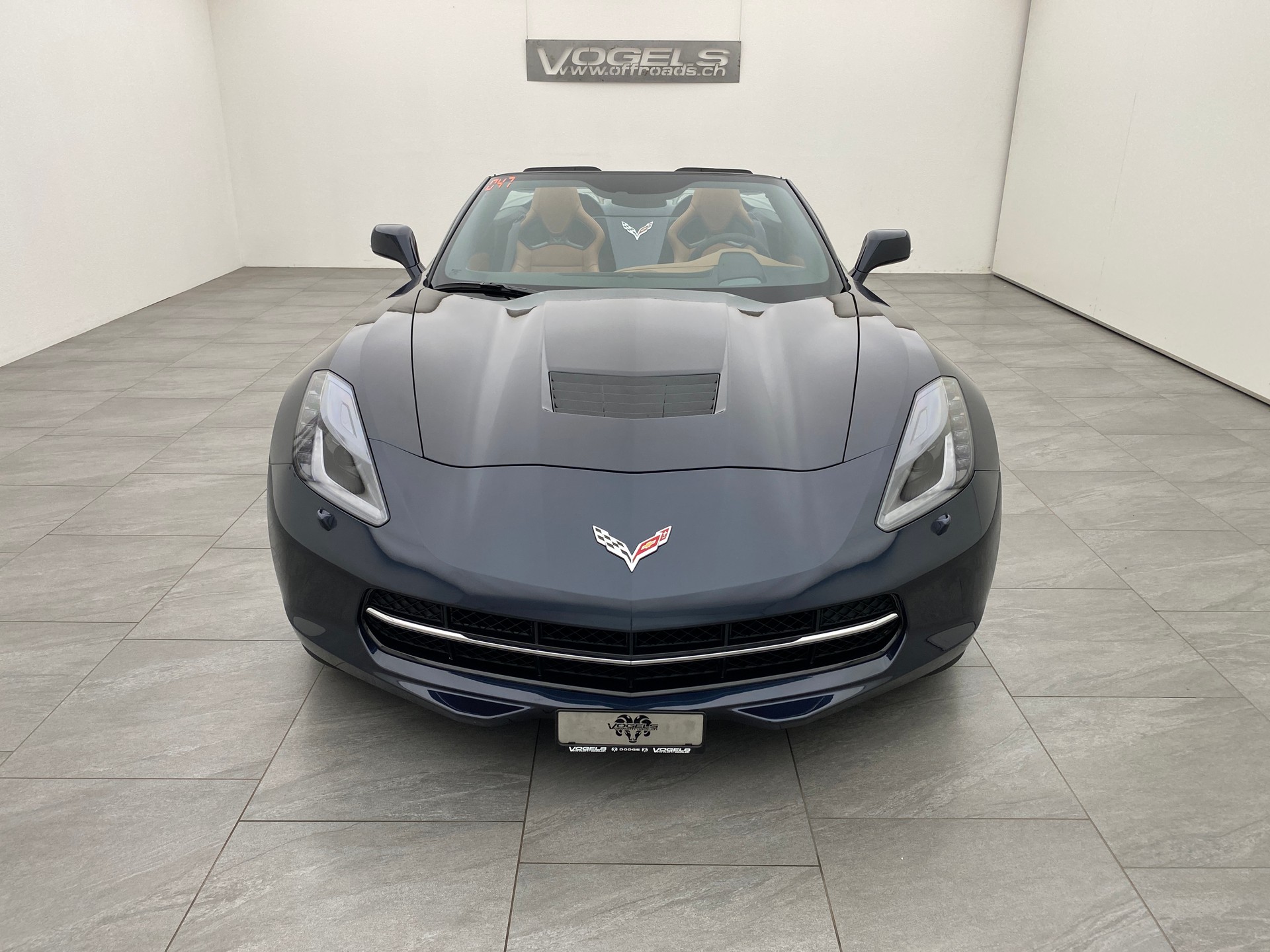 CHEVROLET Corvette C7 Stingray 3LT Convertible-showroom-element-1