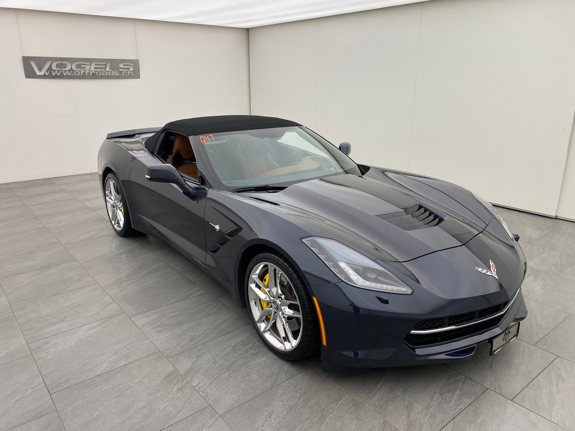 CHEVROLET Corvette C7 Stingray 3LT Convertible-showroom-element-2