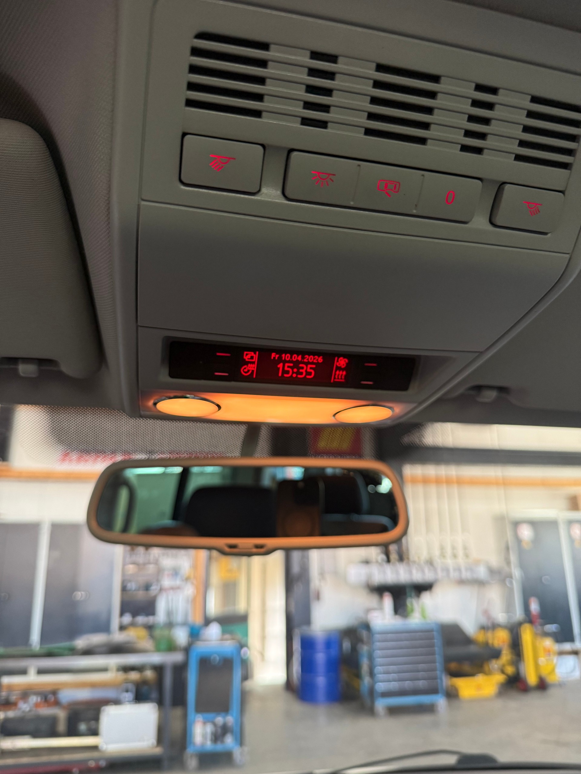 VW Multivan UNITET Comfortline 4 Motion-image-11