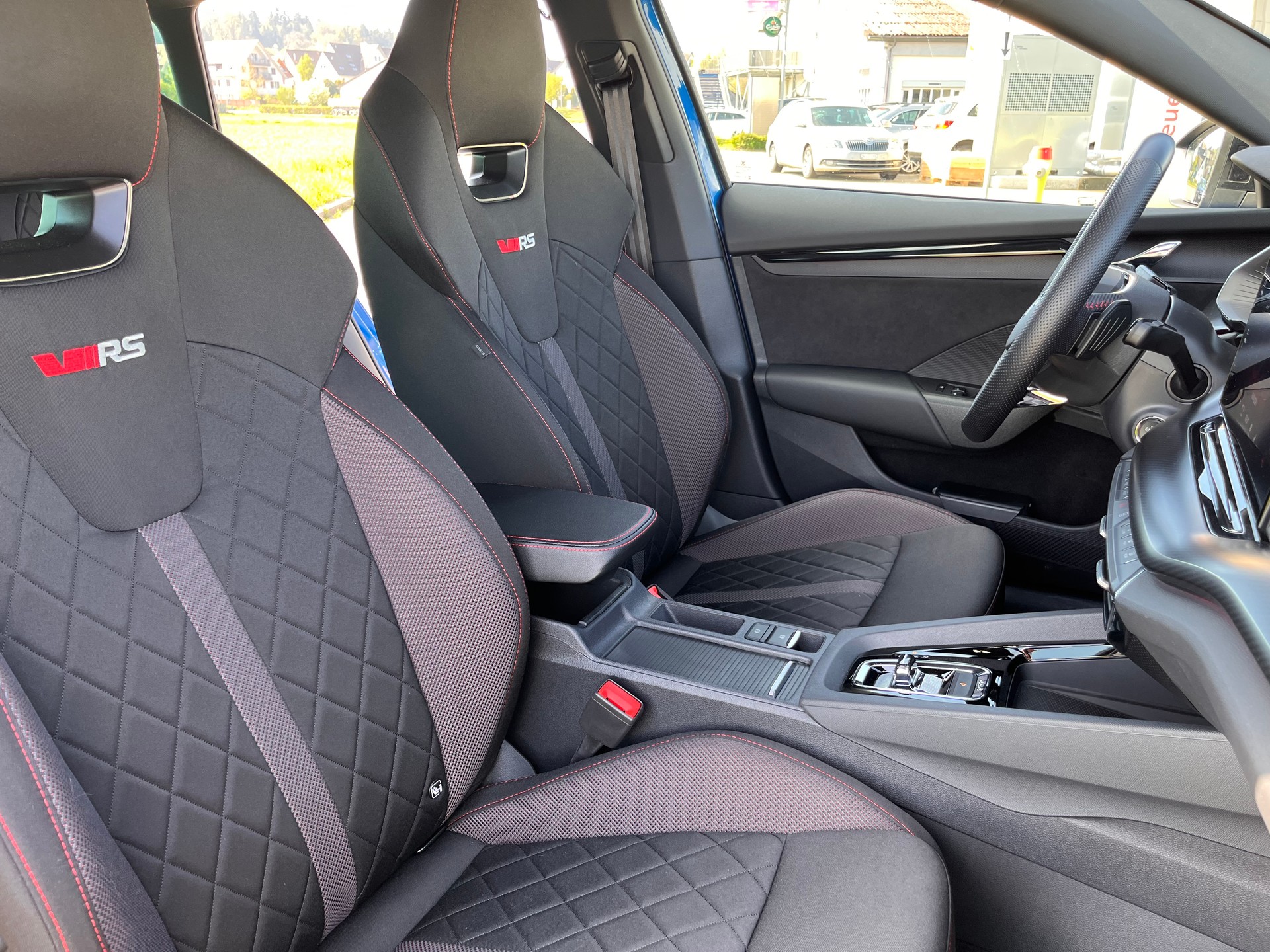 SKODA Octavia Combi 2.0 TDI RS 4x4 DSG * mySKODA PACK RS - SUPERSPORT LENKRAD BEHEIZT *-image-20