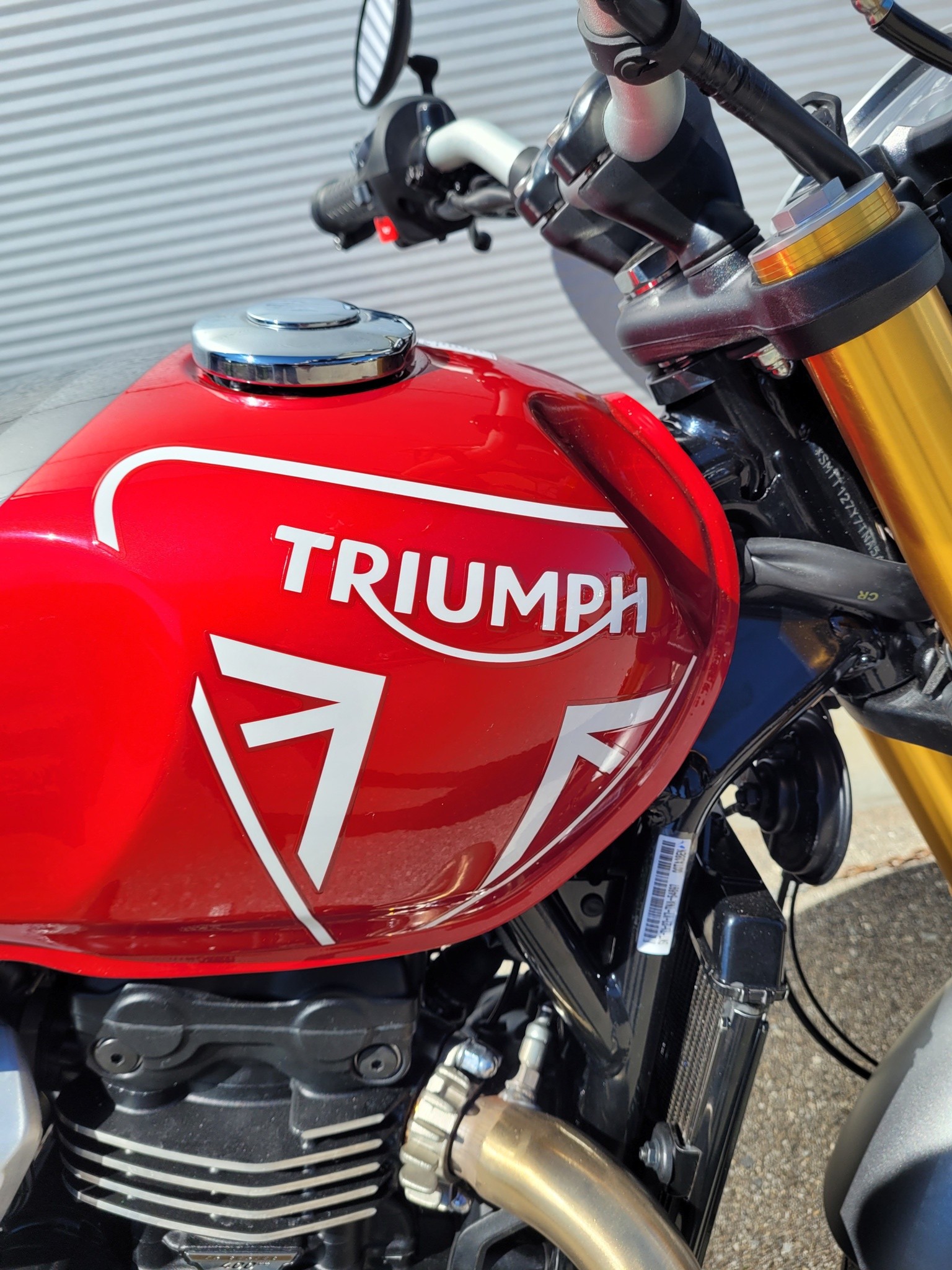 TRIUMPH Speed 400-showroom-element-2