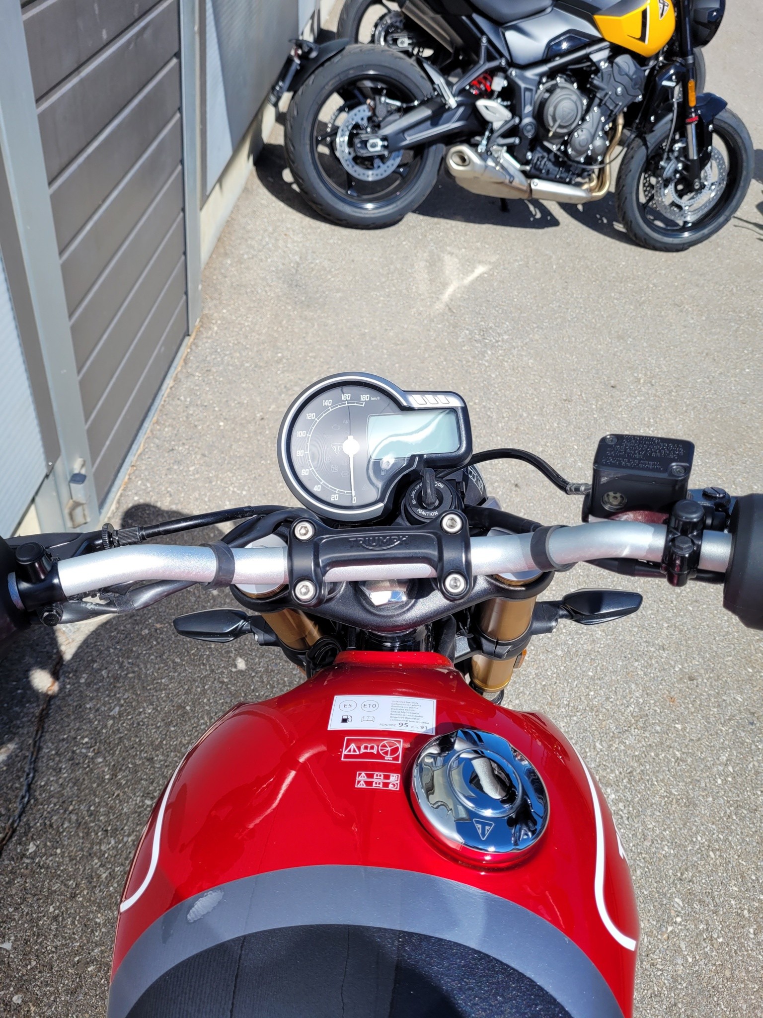 TRIUMPH Speed 400-image-4