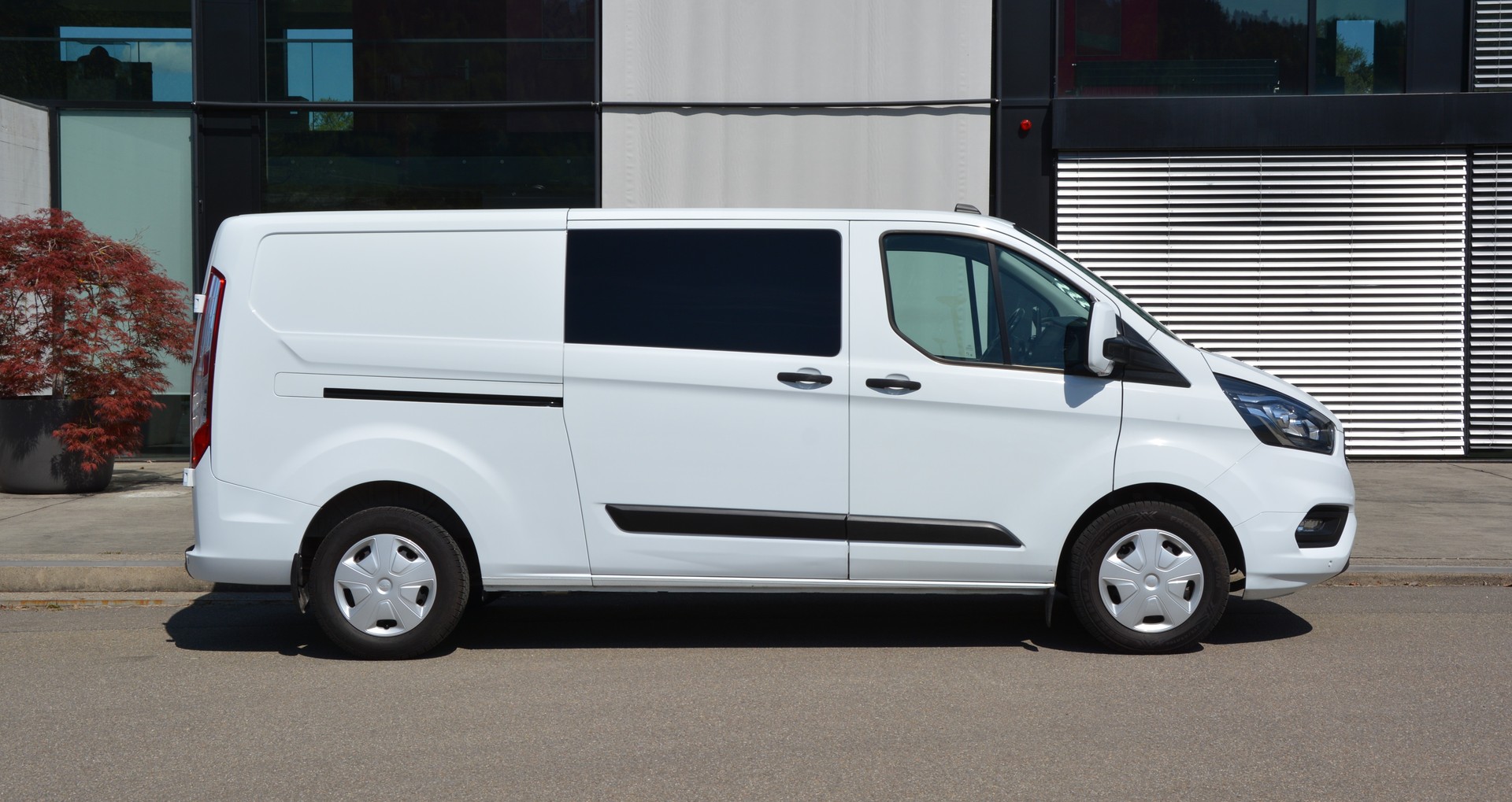 FORD Transit Custom Van 300 L2H1 Trend A-image-1