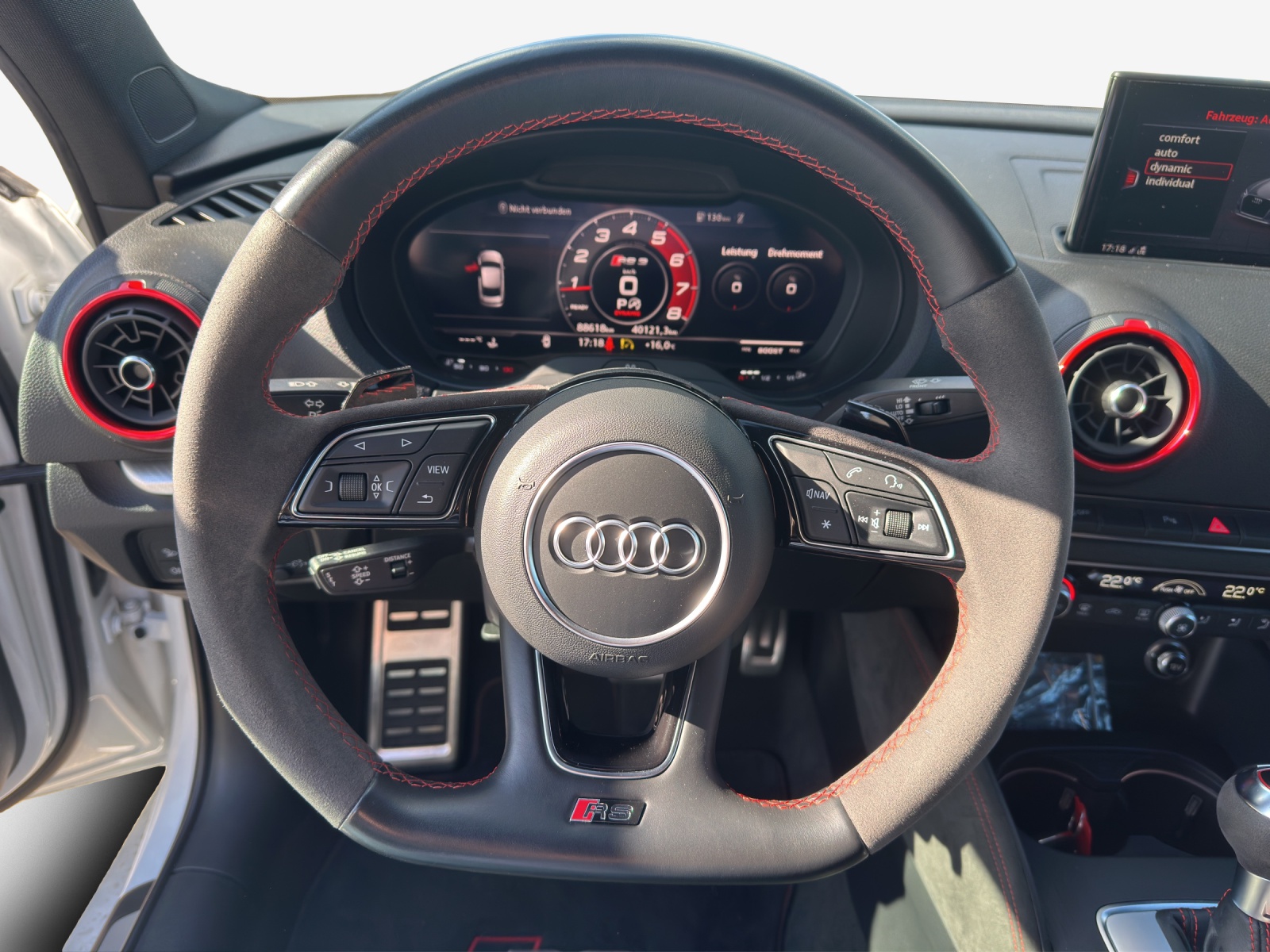 AUDI RS3 Limousine 2.5 TSI quattro S-tronic-image-9
